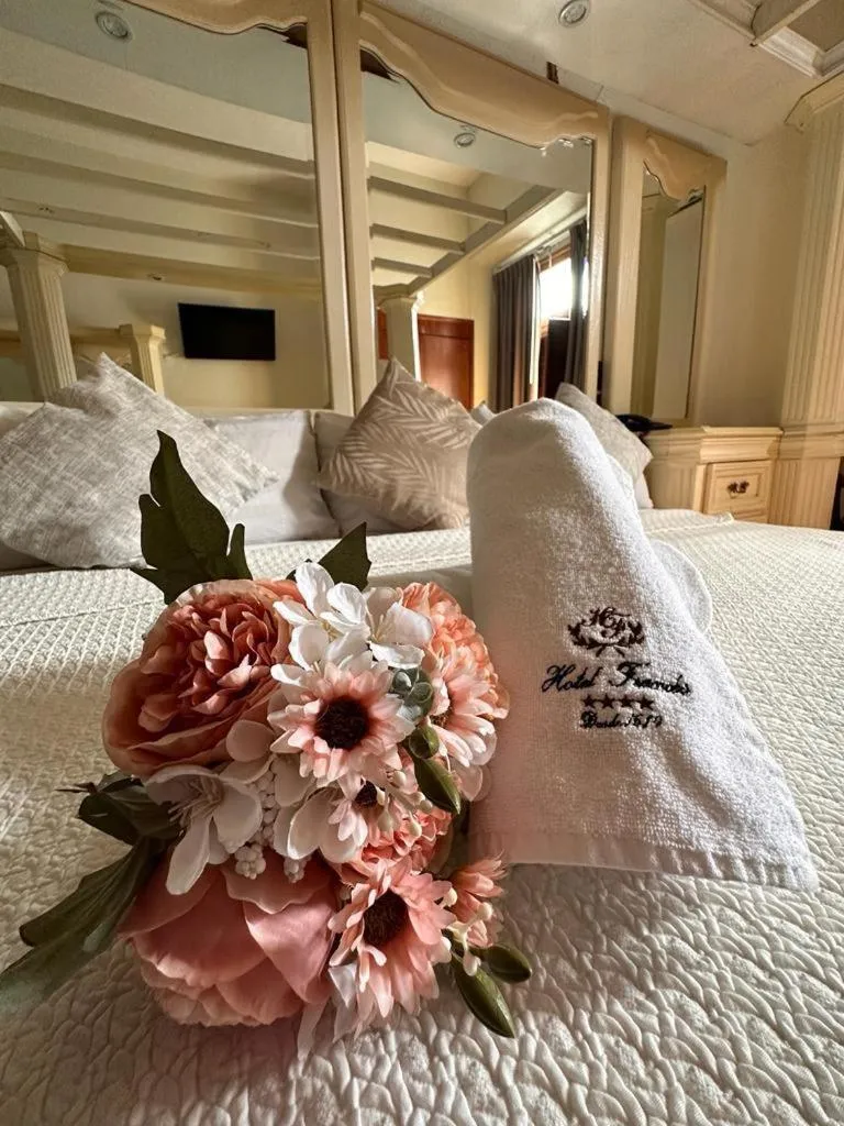 Suite in Hotel Frances