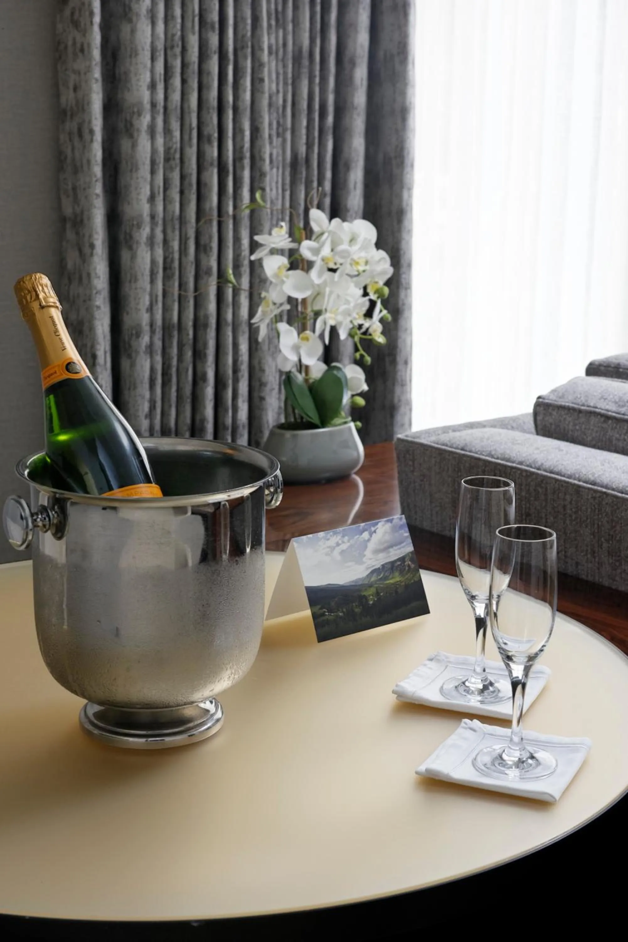 Executive Suite King bed in Four Seasons Resort Vail