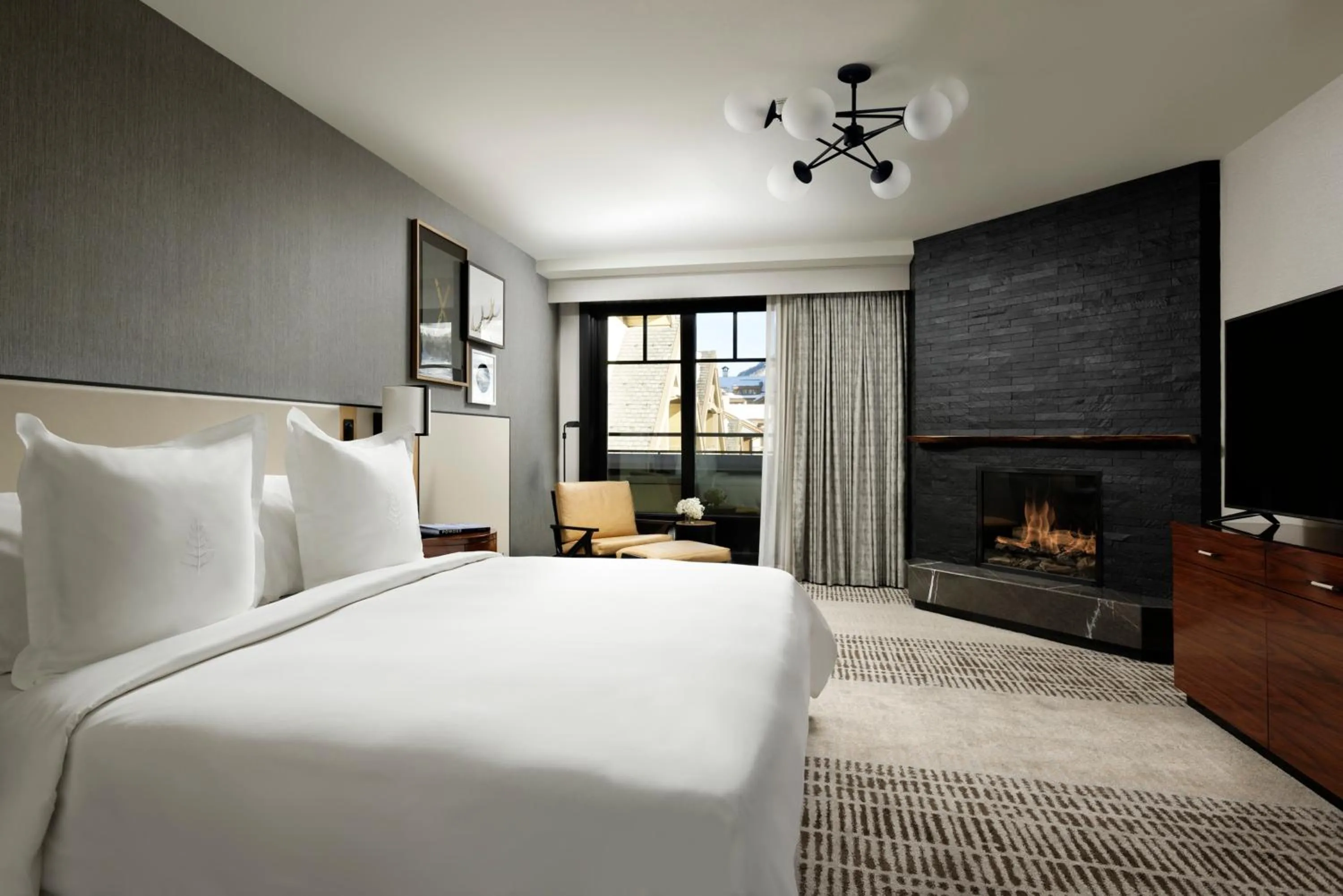 Resort Room with King Bed in Four Seasons Resort Vail
