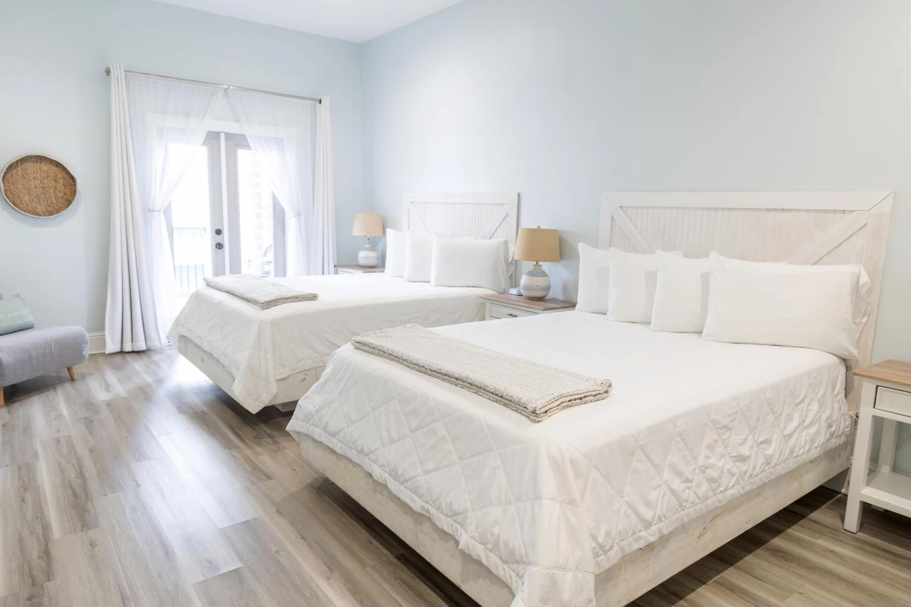 Deluxe Double Room with Balcony and Sea View in Hotel Whiskey in Pass Christian