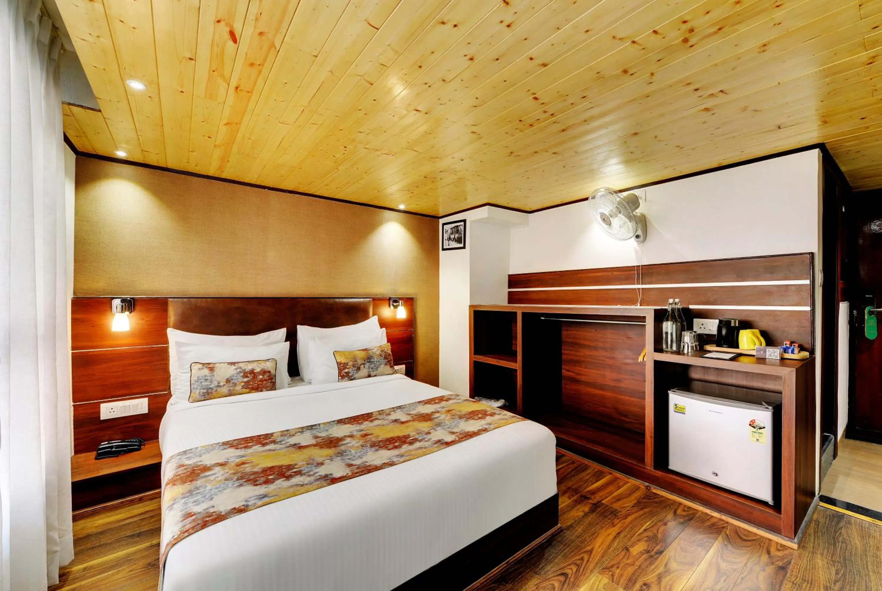 Standard Double Room in Yashshree Mall Road Darjeeling