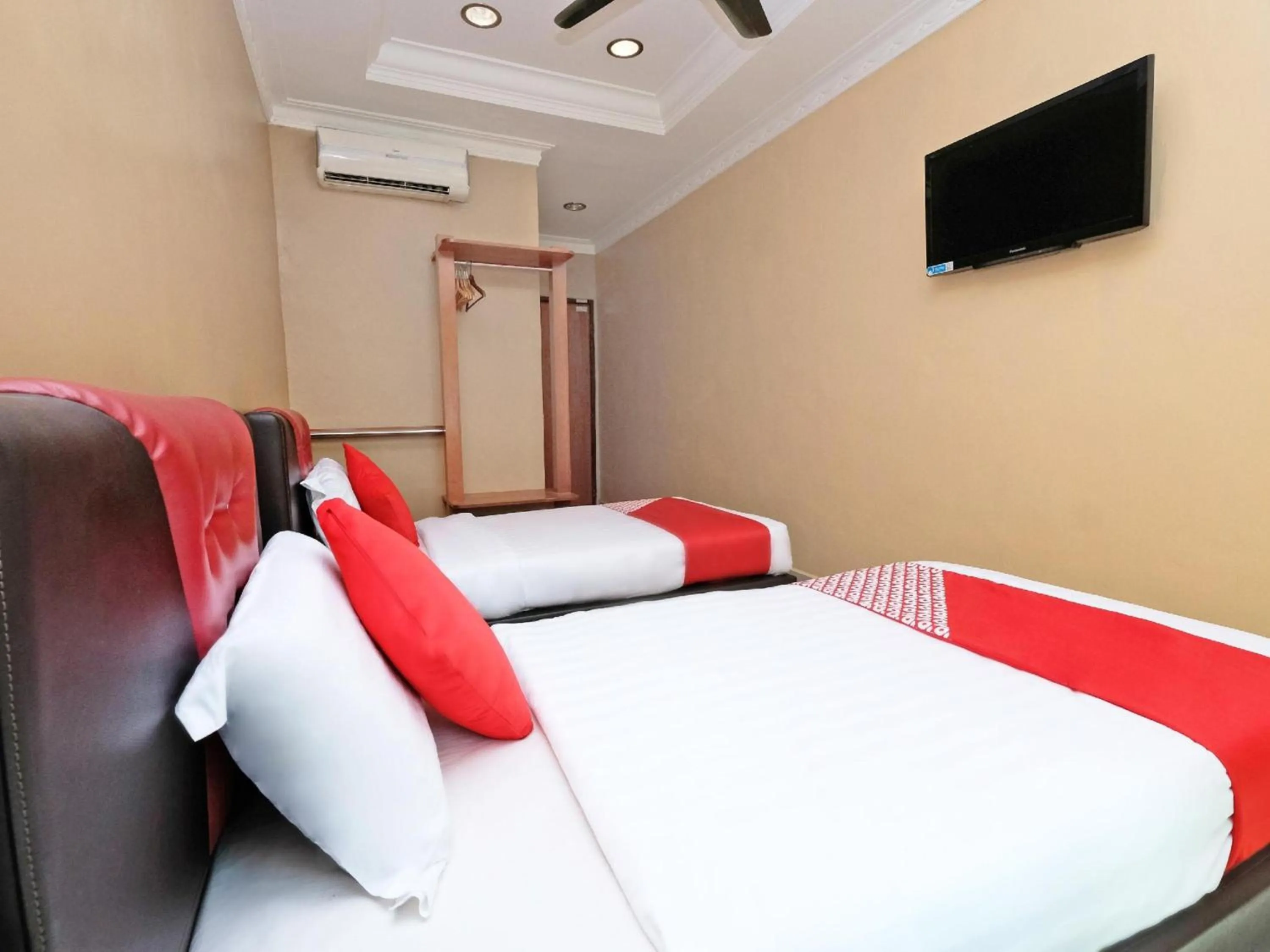 Standard Twin Room in Hotel O Ayuni Hotel