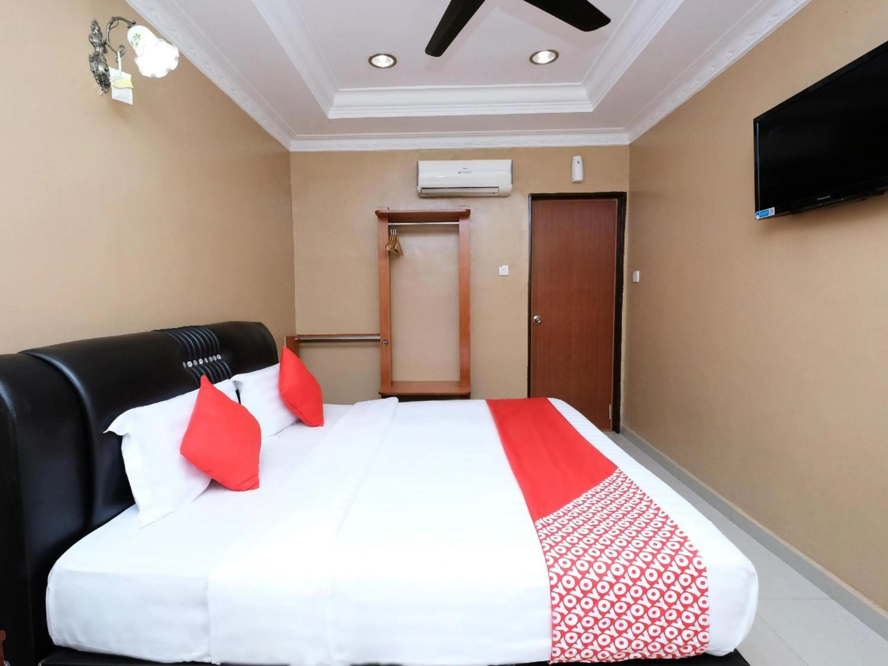 Standard King Room in Hotel O Ayuni Hotel