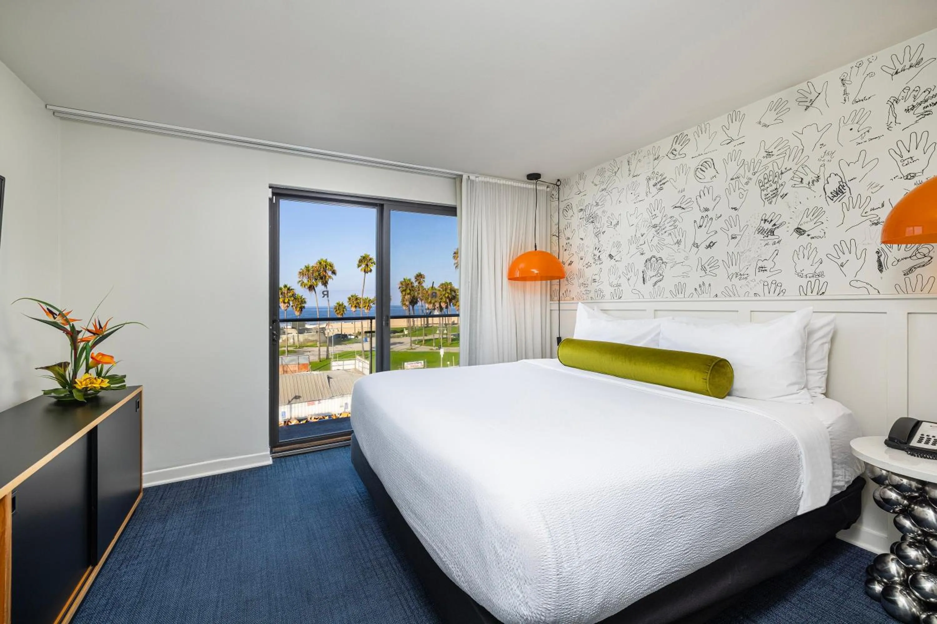 King Suite with Ocean View in Hotel Erwin Venice Beach