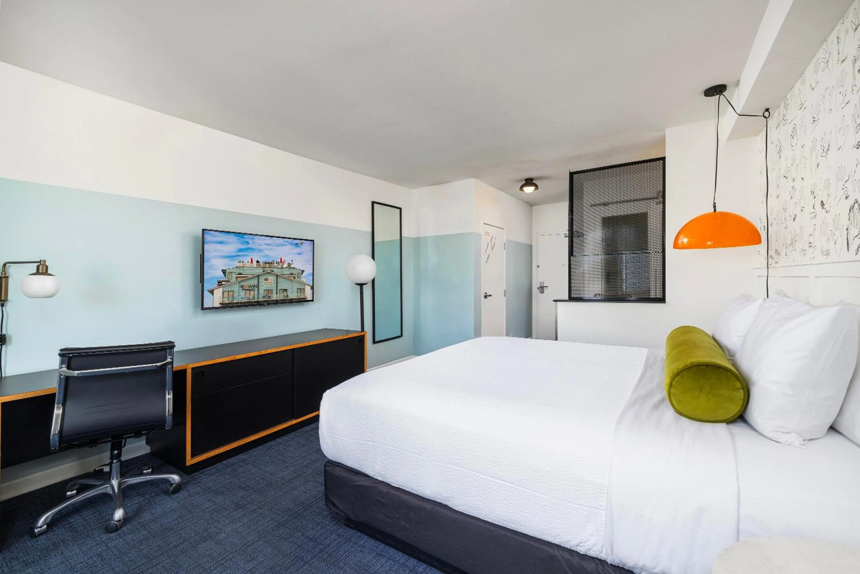 Partial Ocean View King in Hotel Erwin Venice Beach