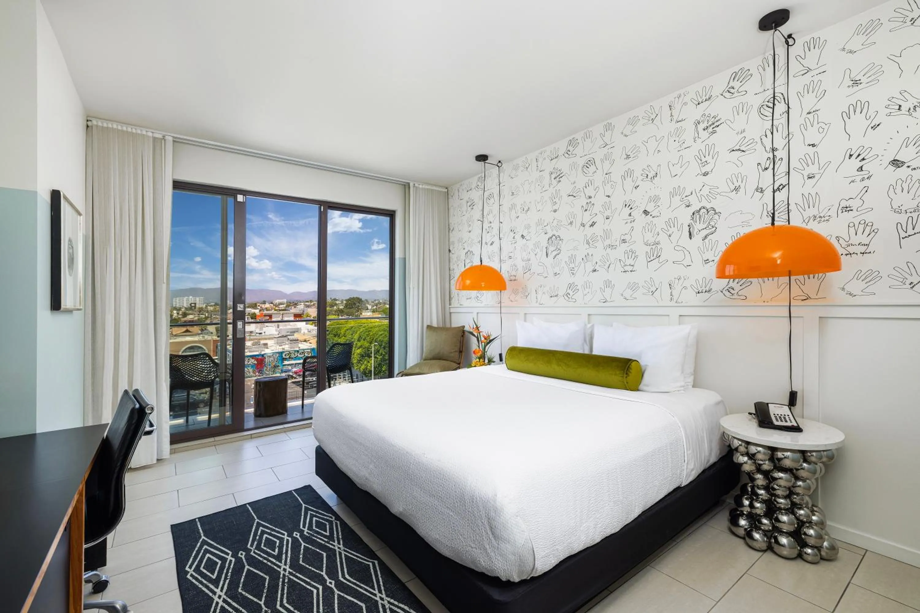 Epic Room King View Top Floor in Hotel Erwin Venice Beach