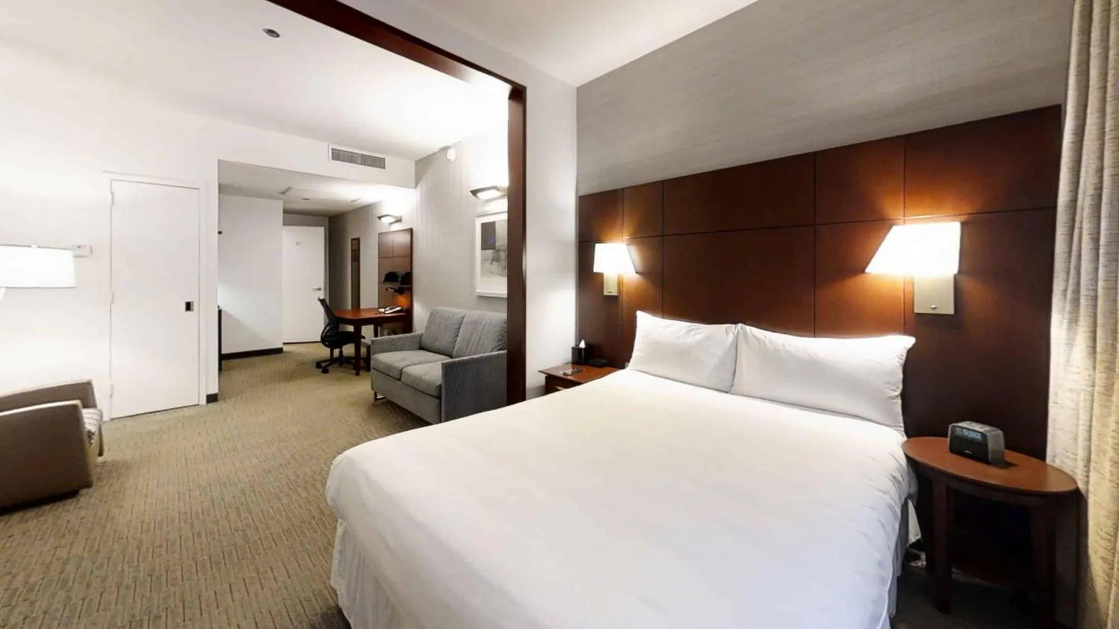 Superior Queen Room in River Hotel