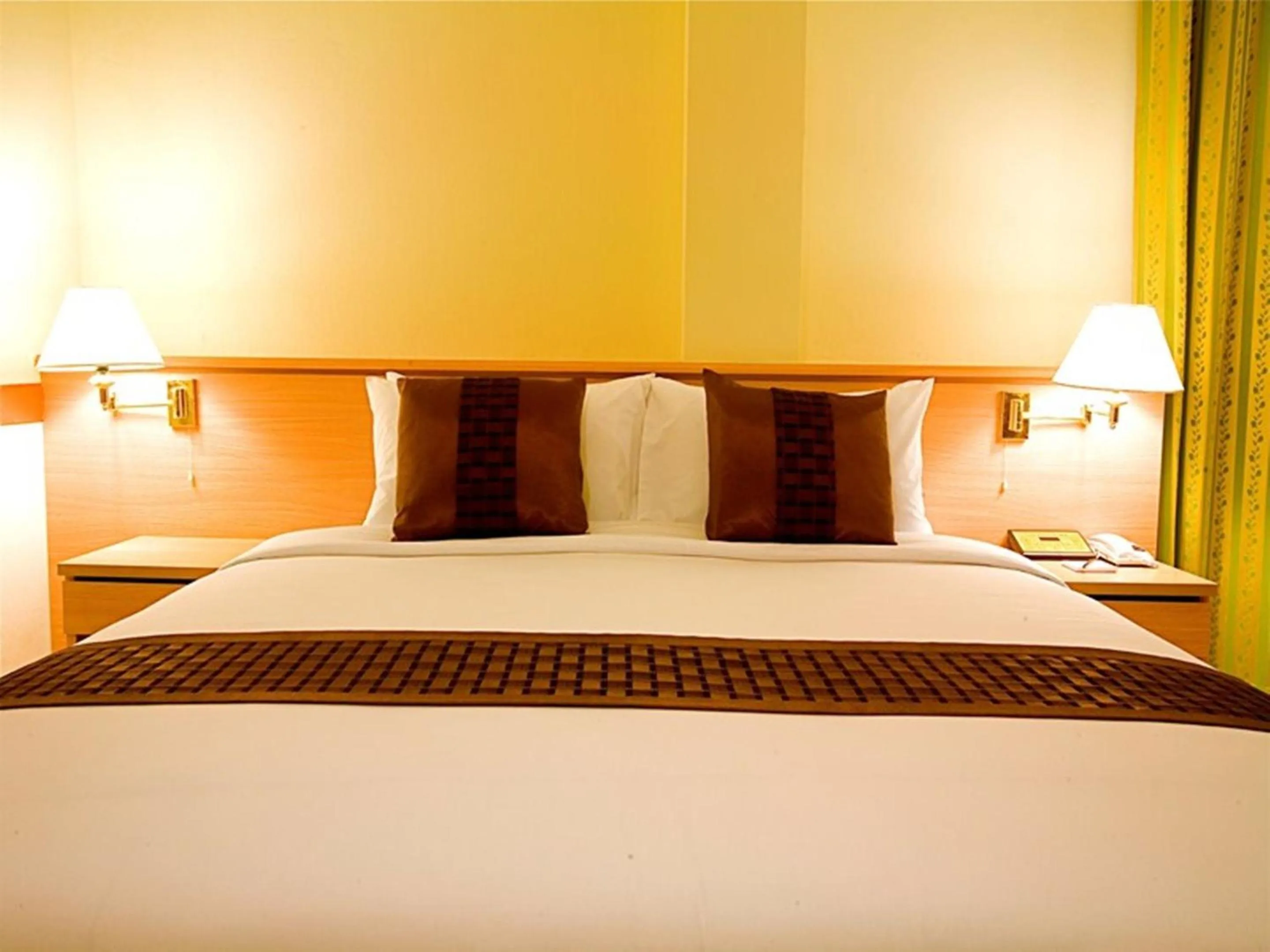 Deluxe Triple Room in The Ecotel Bangkok