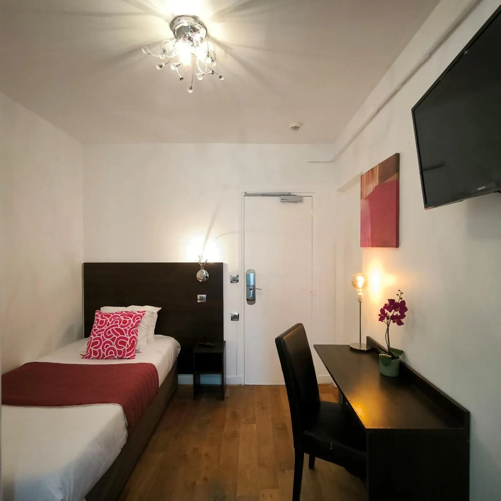 Classic Single Room in Hotel Le Twelve