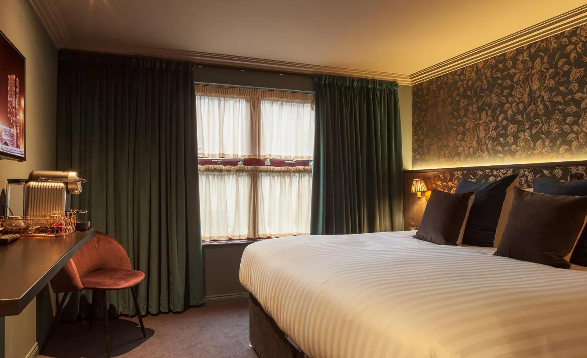 Superior King Room in House Belfast Hotel