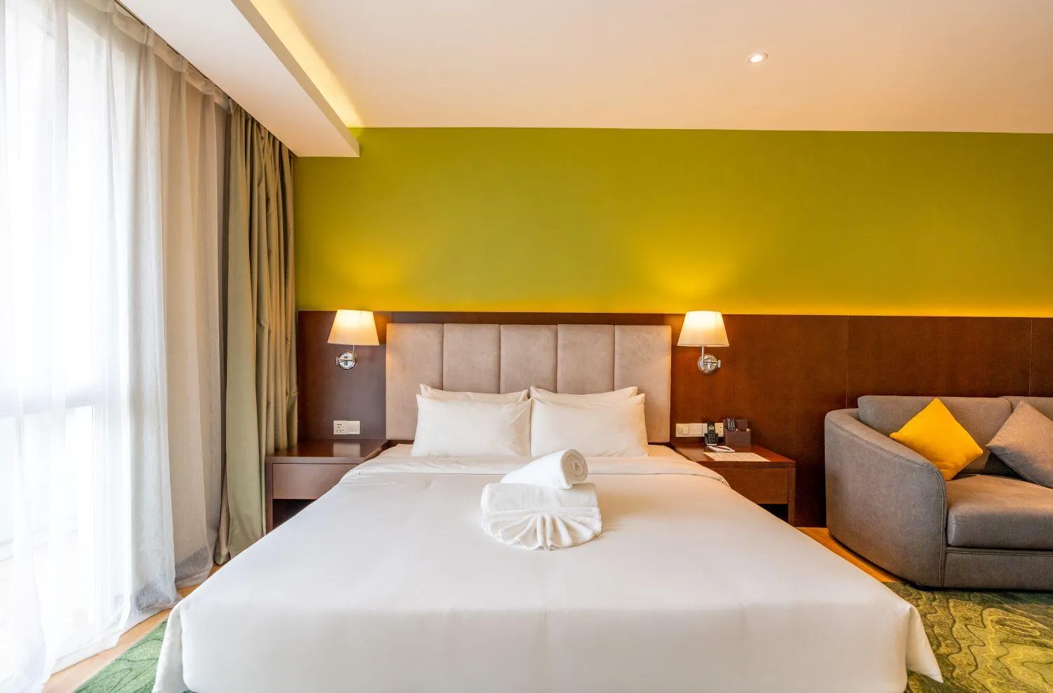 Deluxe Studio Double Room in Olympia City Hotel by Dara