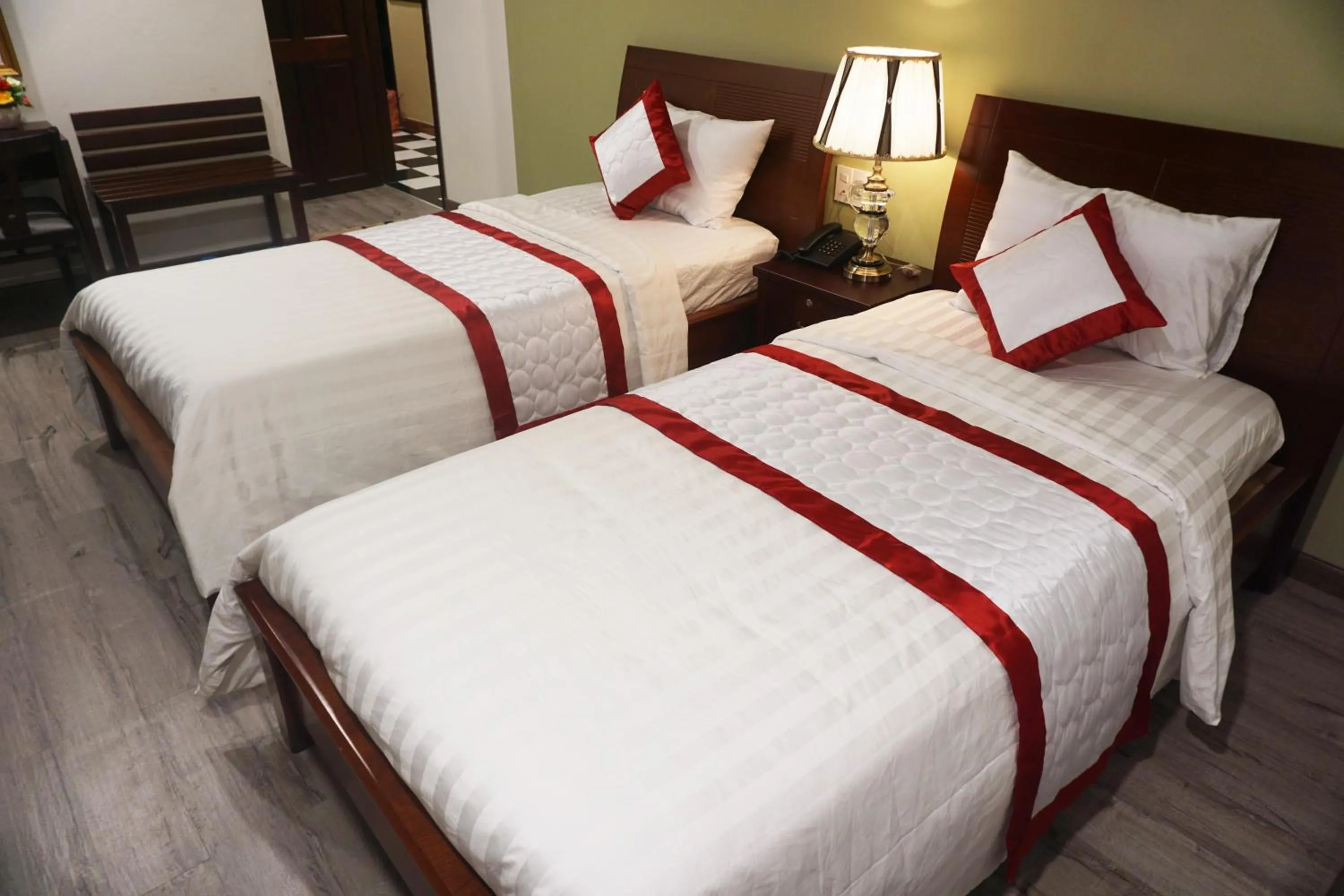 Deluxe Twin Room in Hue My Hotel