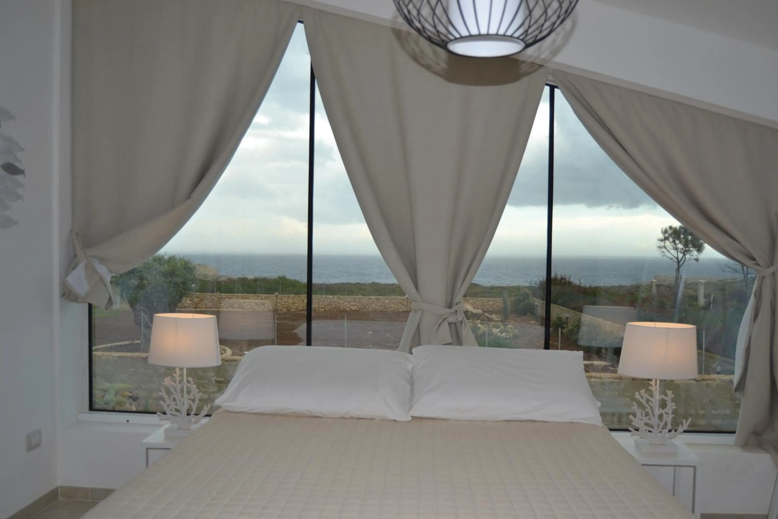 Queen Room with Sea View in CORALLI DEL PLEMMIRIO