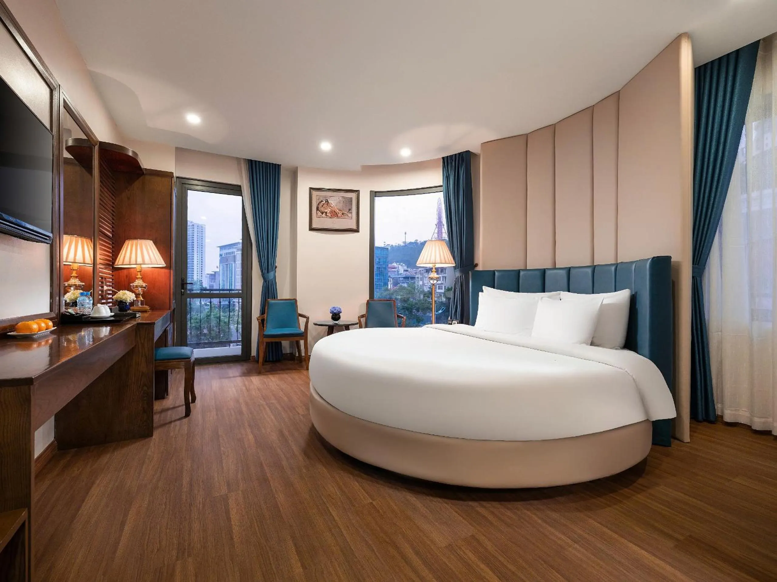Junior Suite in Halong Boutique Hotel