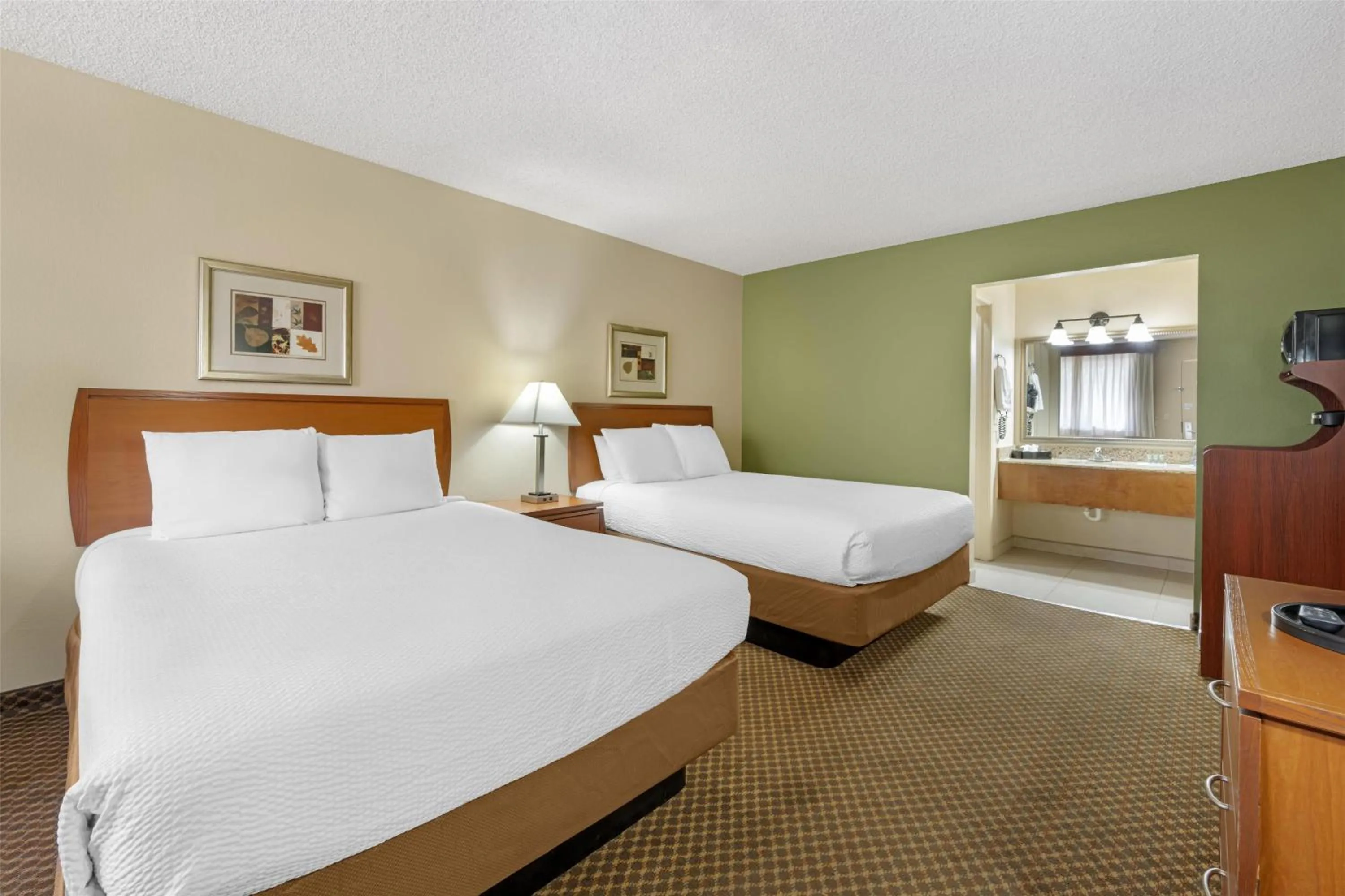 Queen Room with Two Queen Beds in Best Western Cottonwood Inn