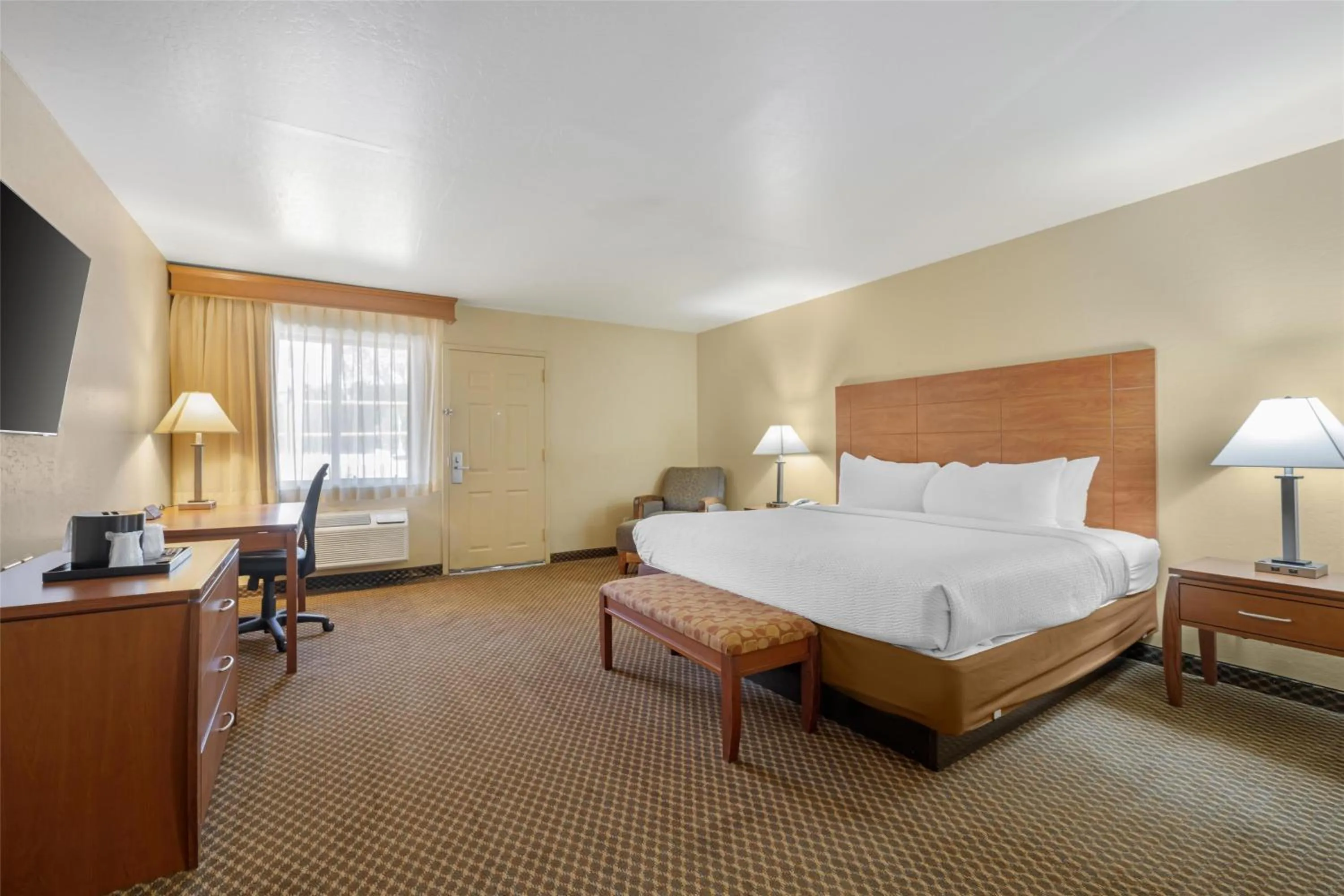 King Suite - Non-Smoking - Adults Only - No Pets in Best Western Cottonwood Inn