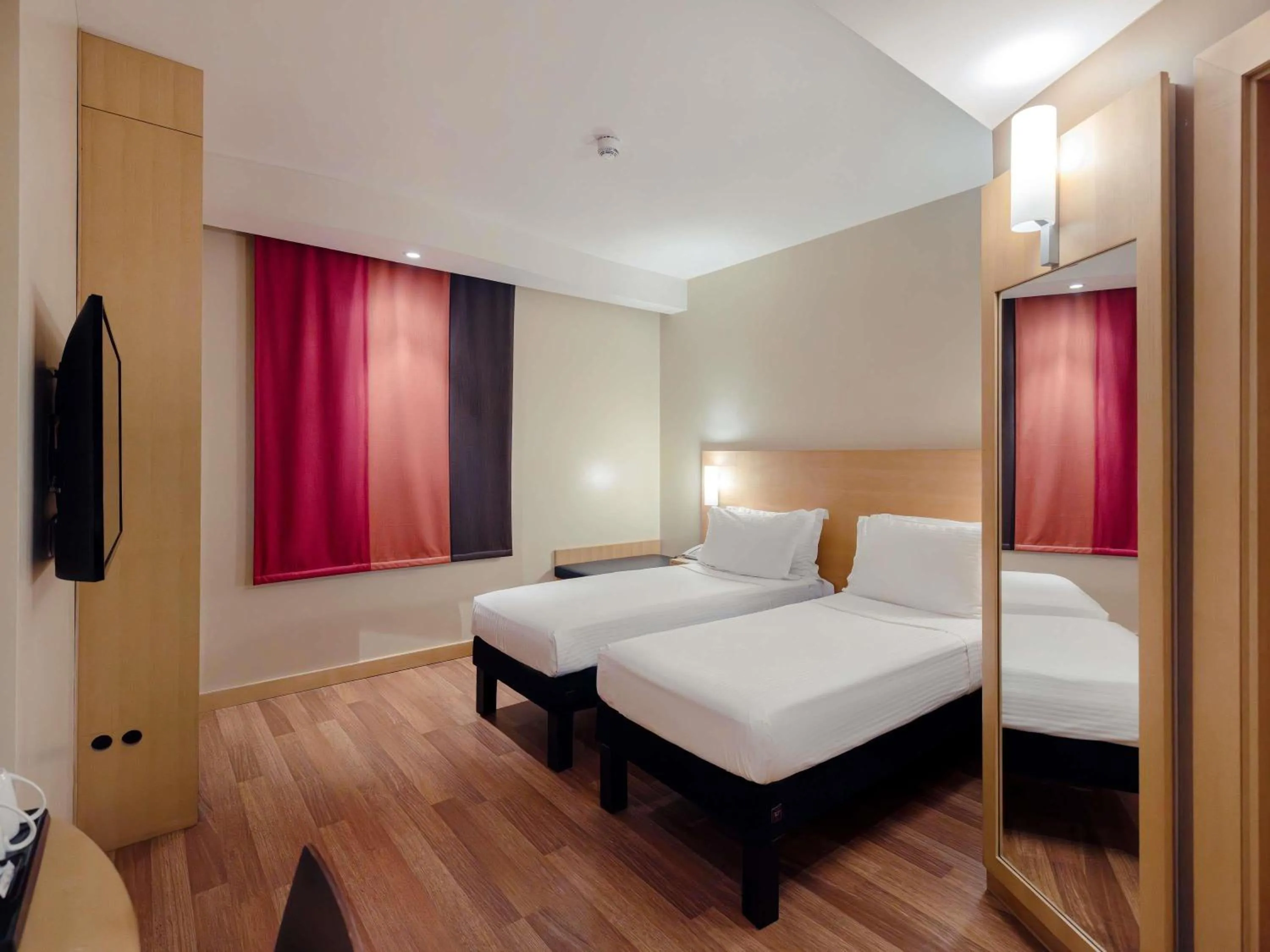 Standard room with 2 Single size beds  in Ibis Riyadh Olaya Street