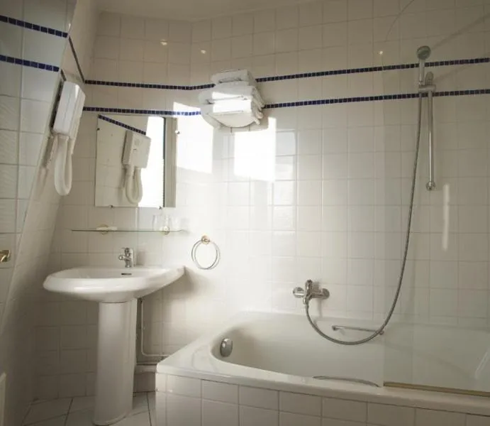 Standard Twin Room in Hôtel Transcontinental