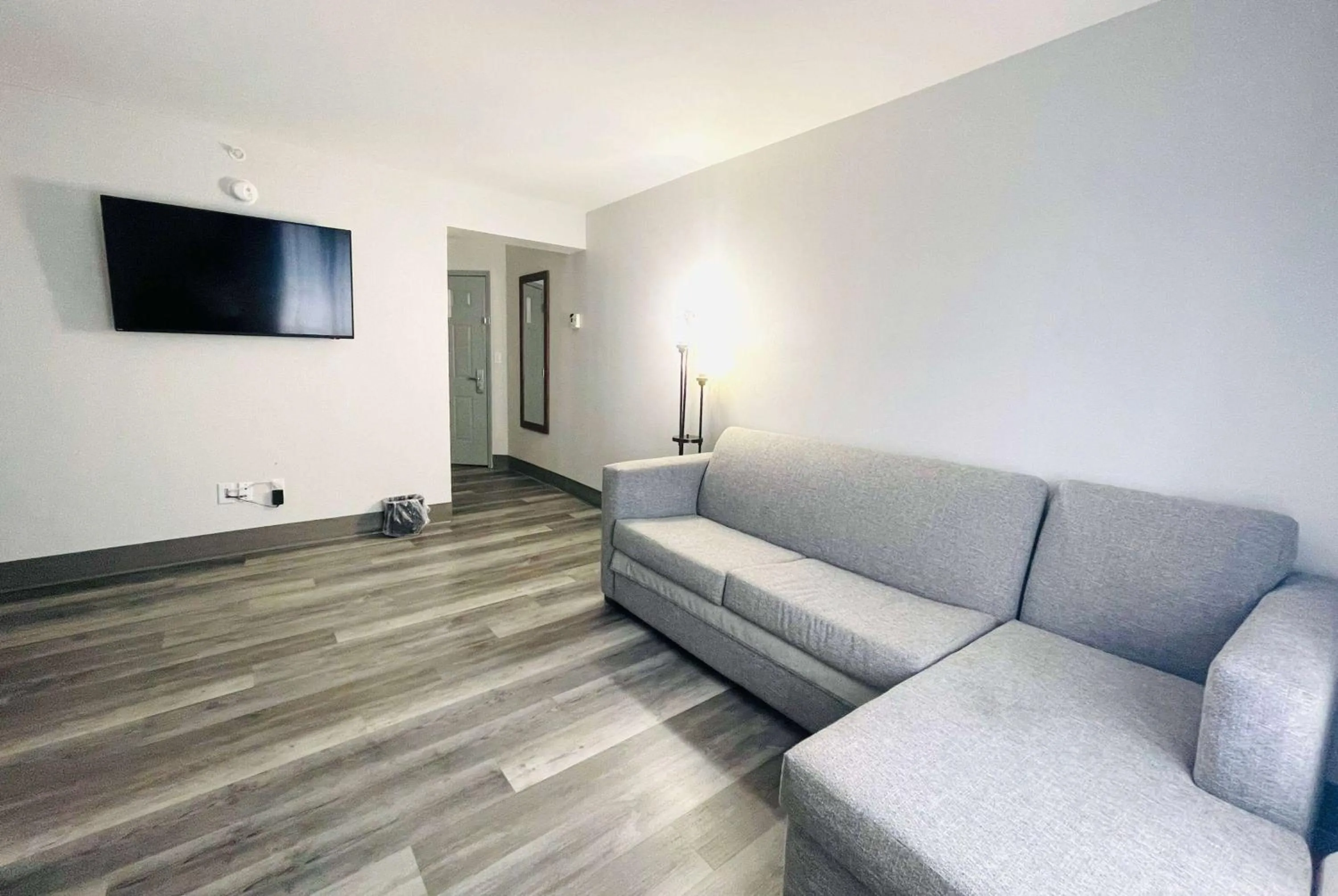 One-Bedroom King Suite - Non-Smoking in La Quinta by Wyndham Birmingham Homewood