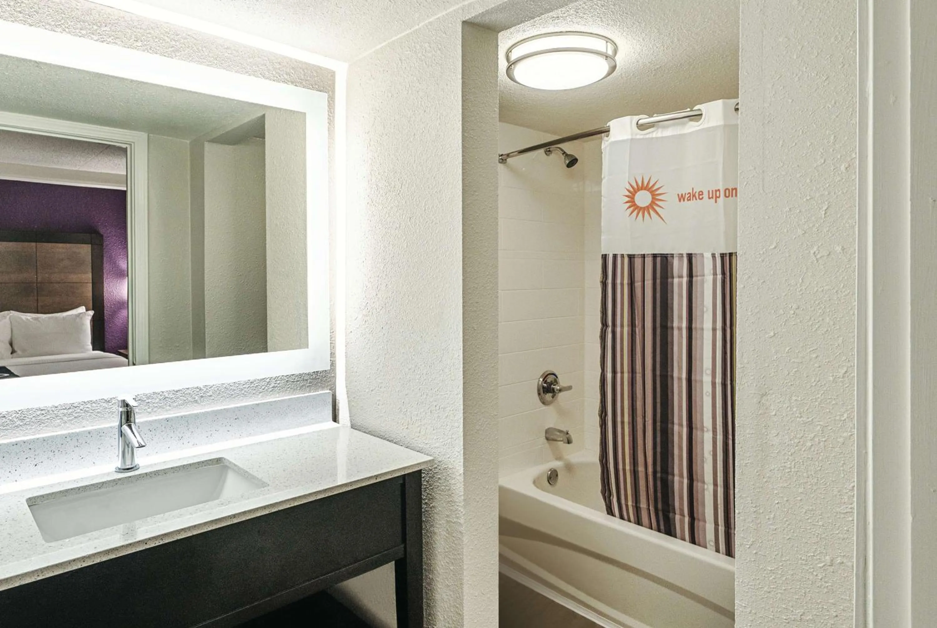 Deluxe King Room - Non-Smoking in La Quinta by Wyndham Lubbock West Medical Center