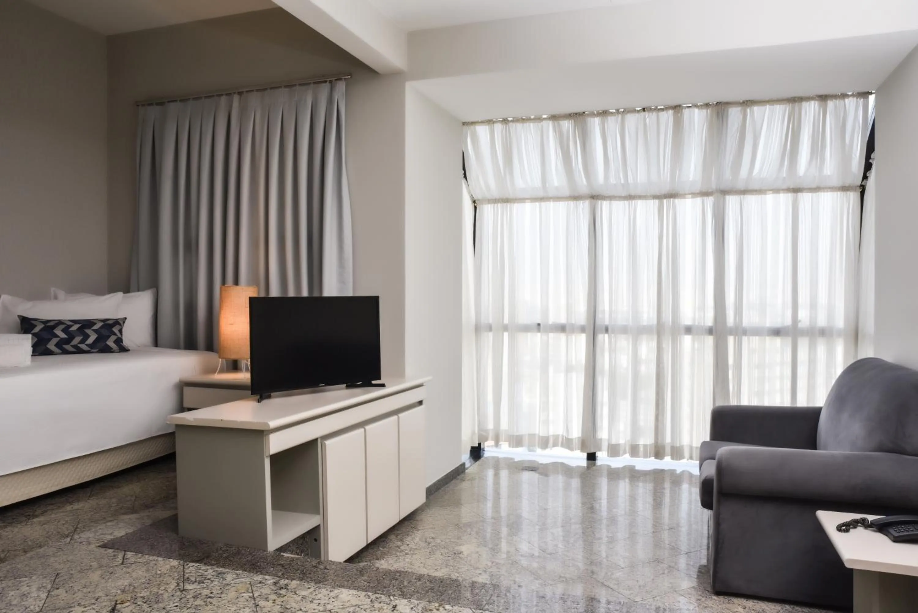 Luxury Triple Room - single occupancy in Plaza Inn Small Town Flat