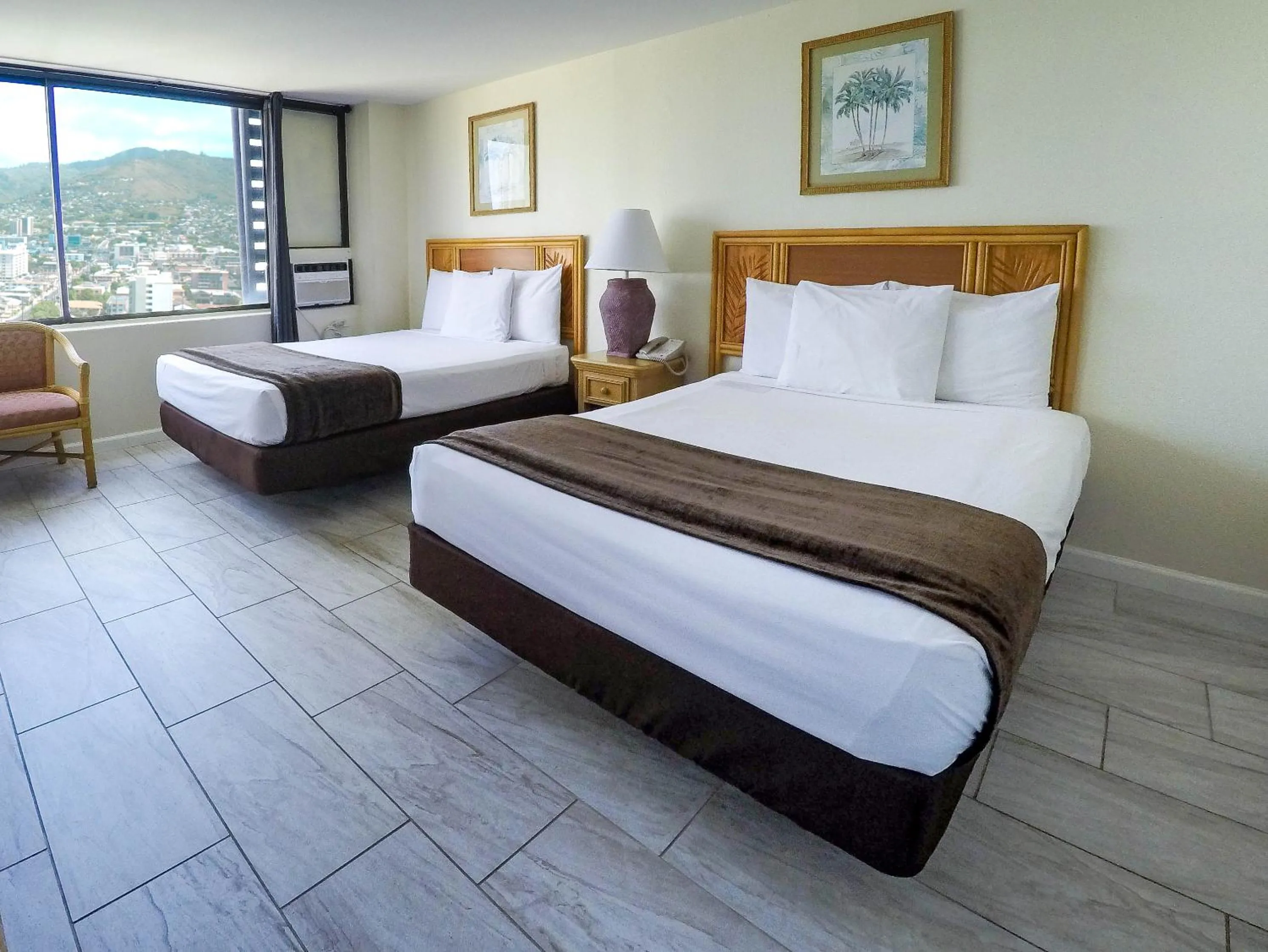 Deluxe Double Room in Waikiki Monarch Hotel