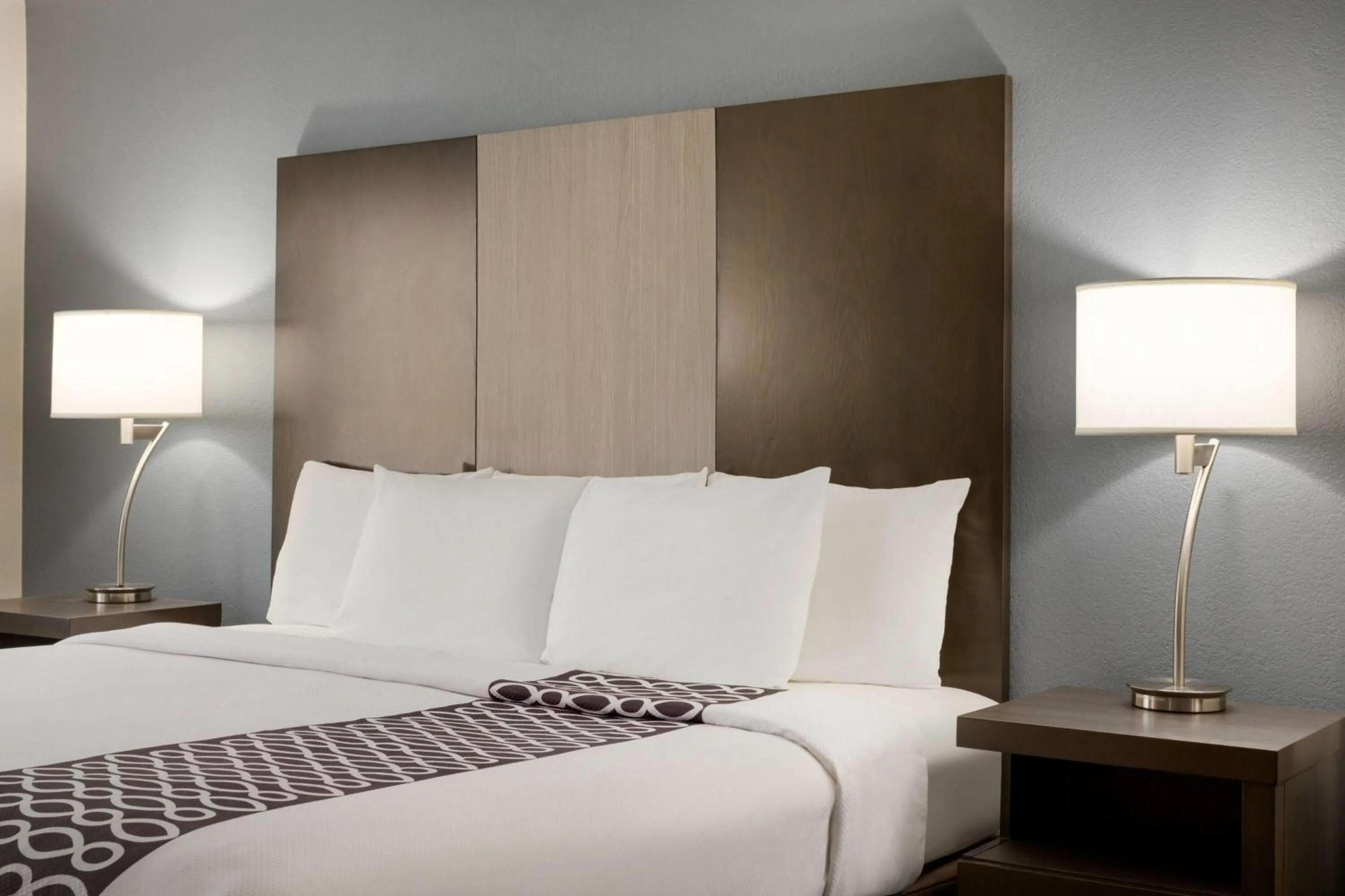 Deluxe King Suite - Non-Smoking in La Quinta Inn & Suites by Wyndham Peru Starved Rock St Park