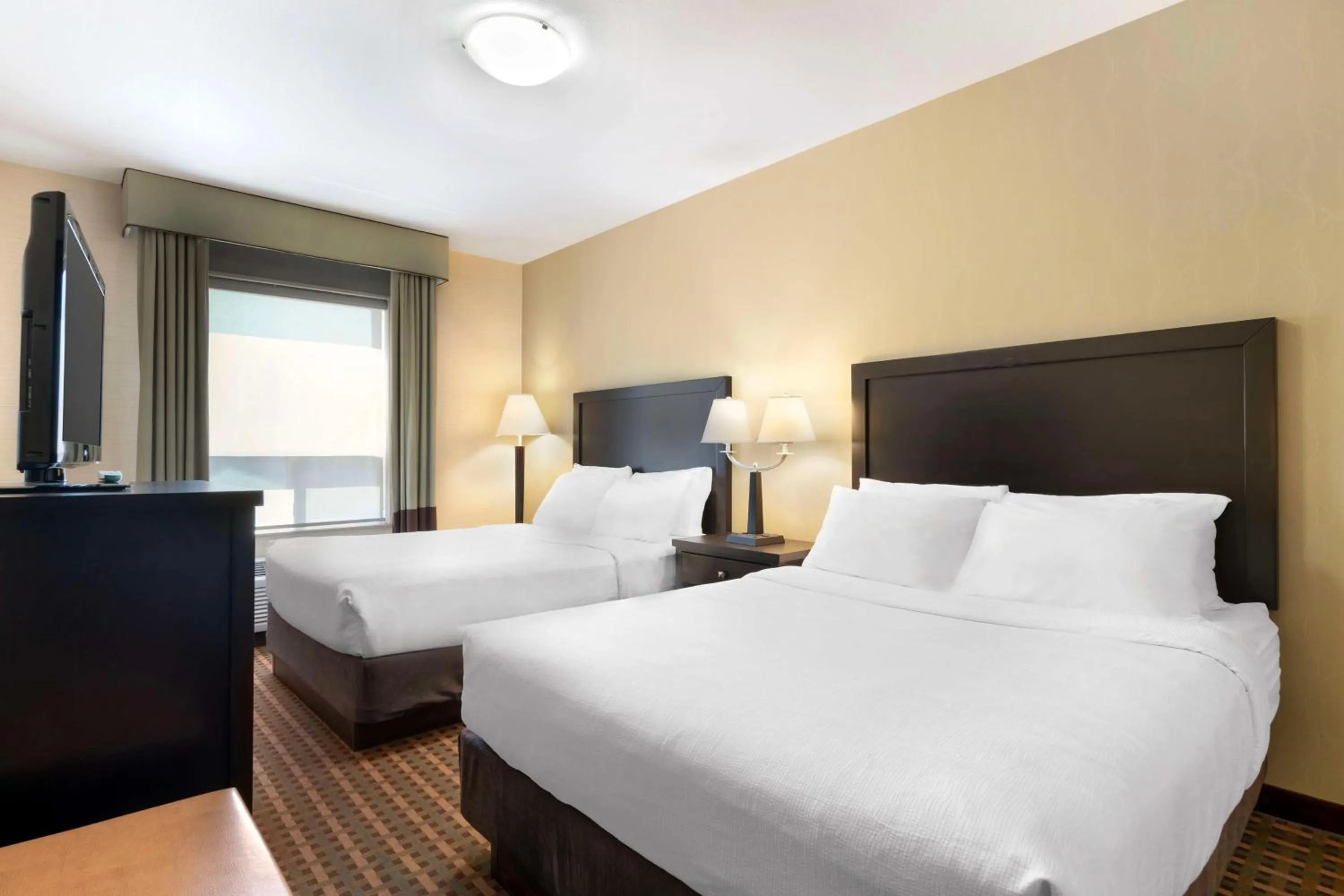 One-Bedroom Suite with Kitchen - Non-Smoking  in Best Western Pacific Inn