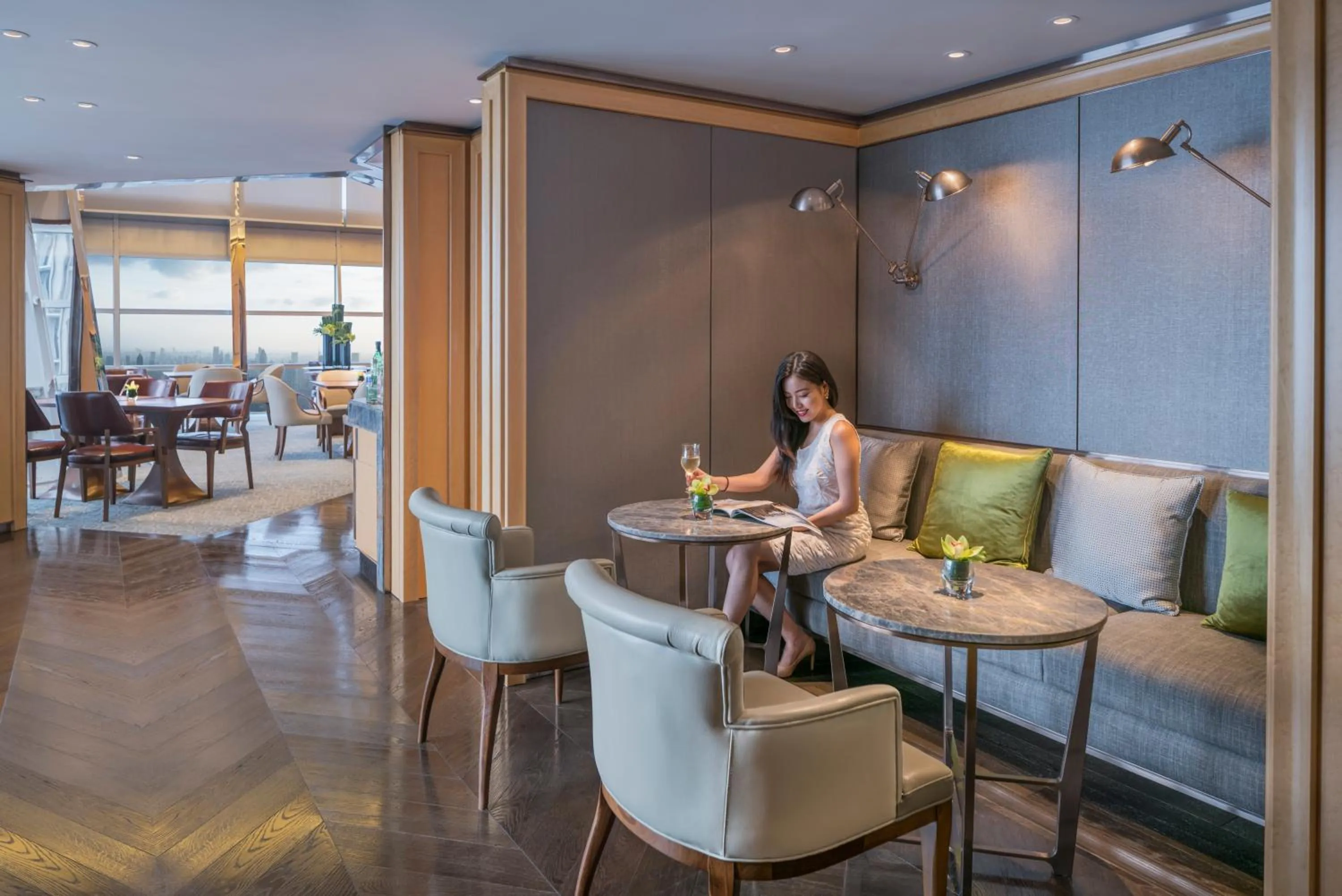 Queen Room with River View - single occupancy - Club Access in Grand Hyatt Shanghai