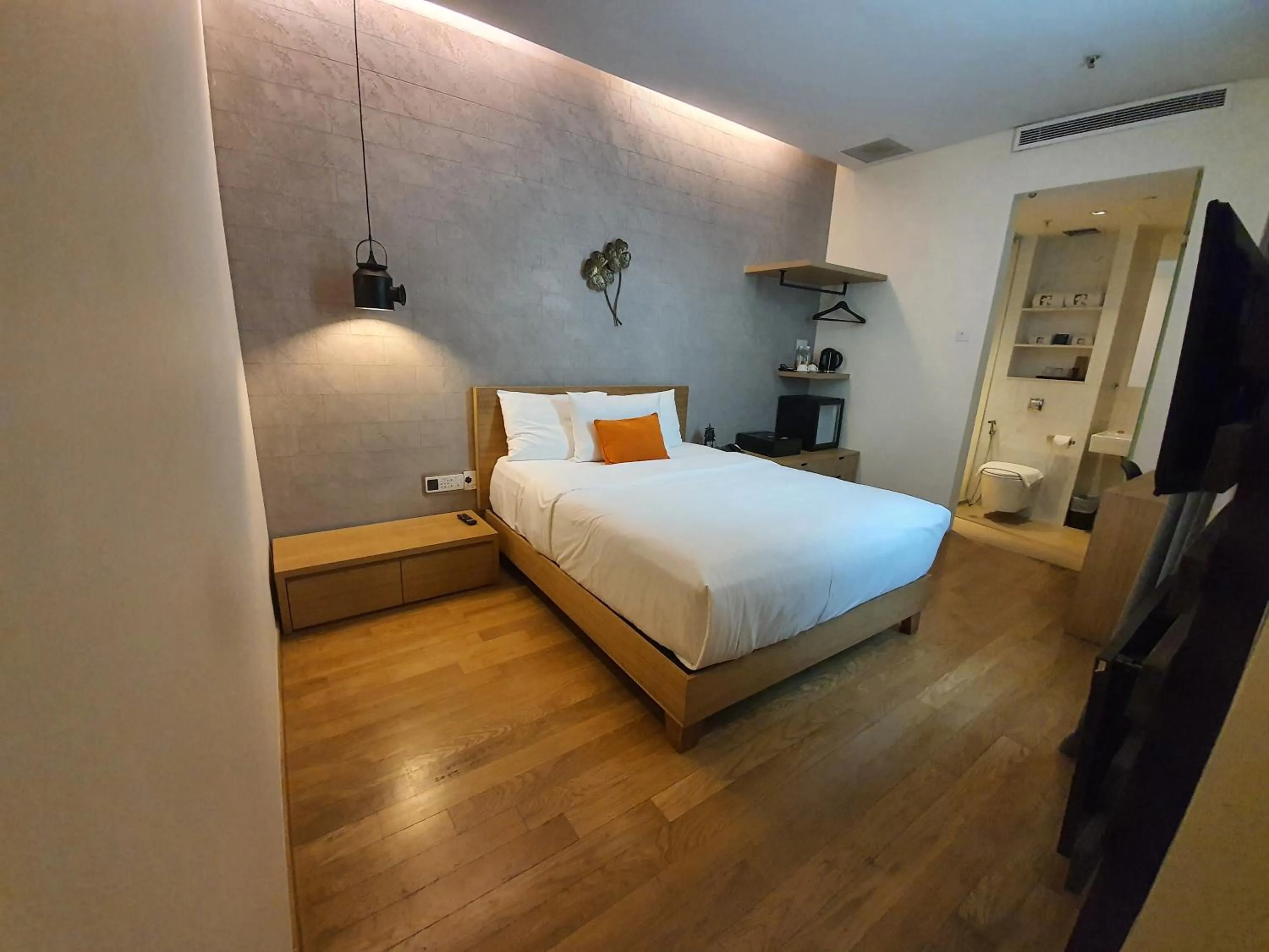 Executive King Room in Hotel Clover 769 North Bridge Road