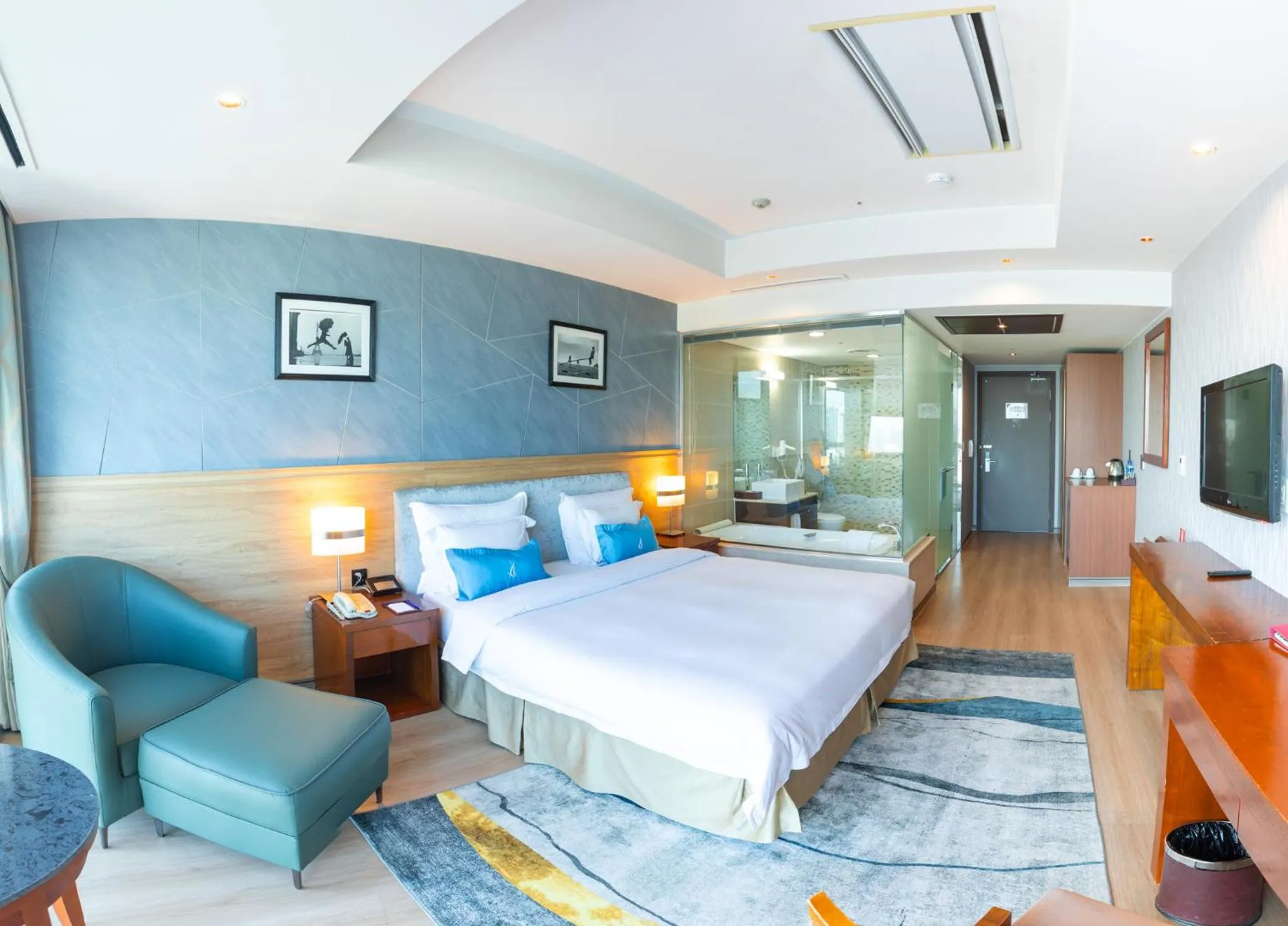 Deluxe King Room City View - single occupancy in The Blue Sky Hotel and Tower