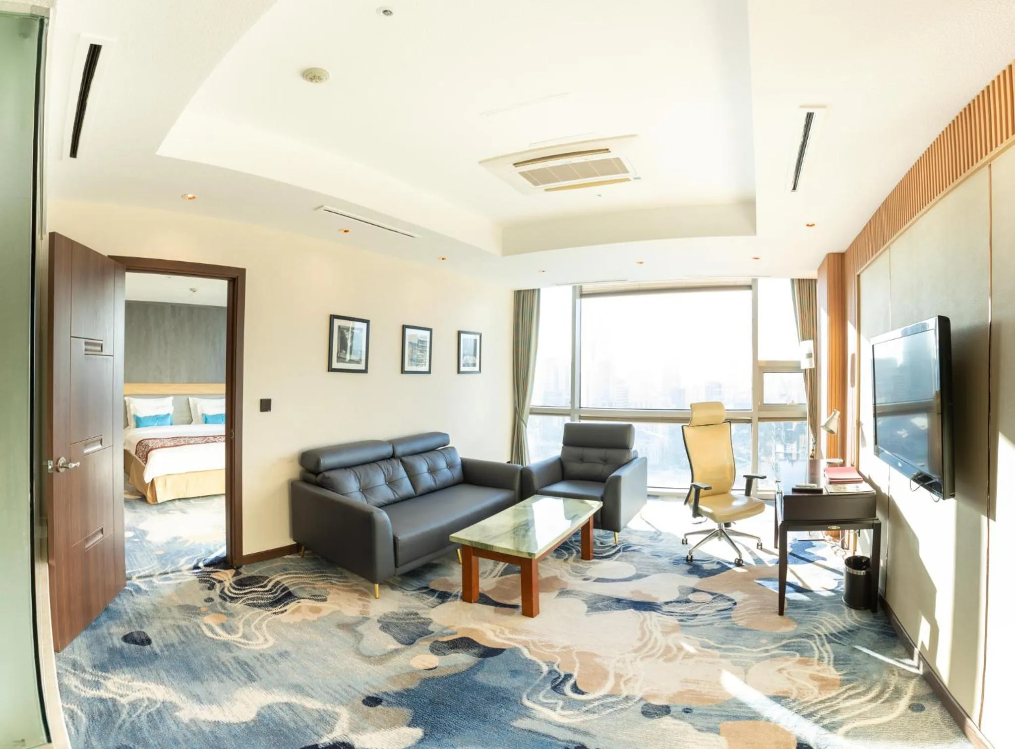 Deluxe Suite Panoramic View in The Blue Sky Hotel and Tower