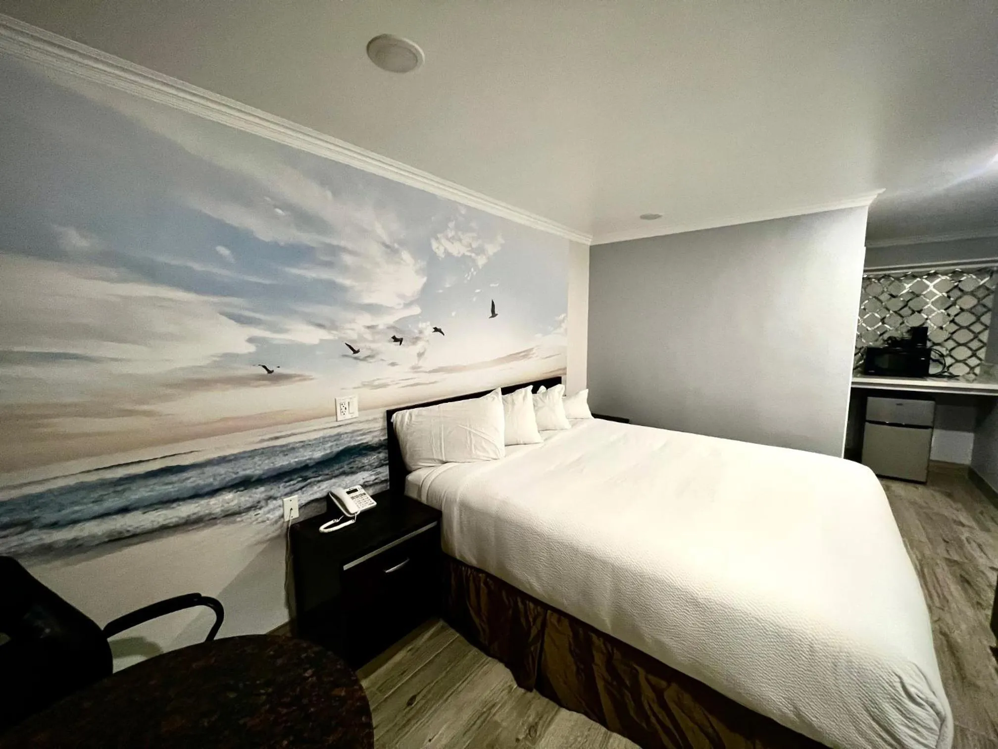 King Room - Non-Smoking in Crystal Lodge Motel