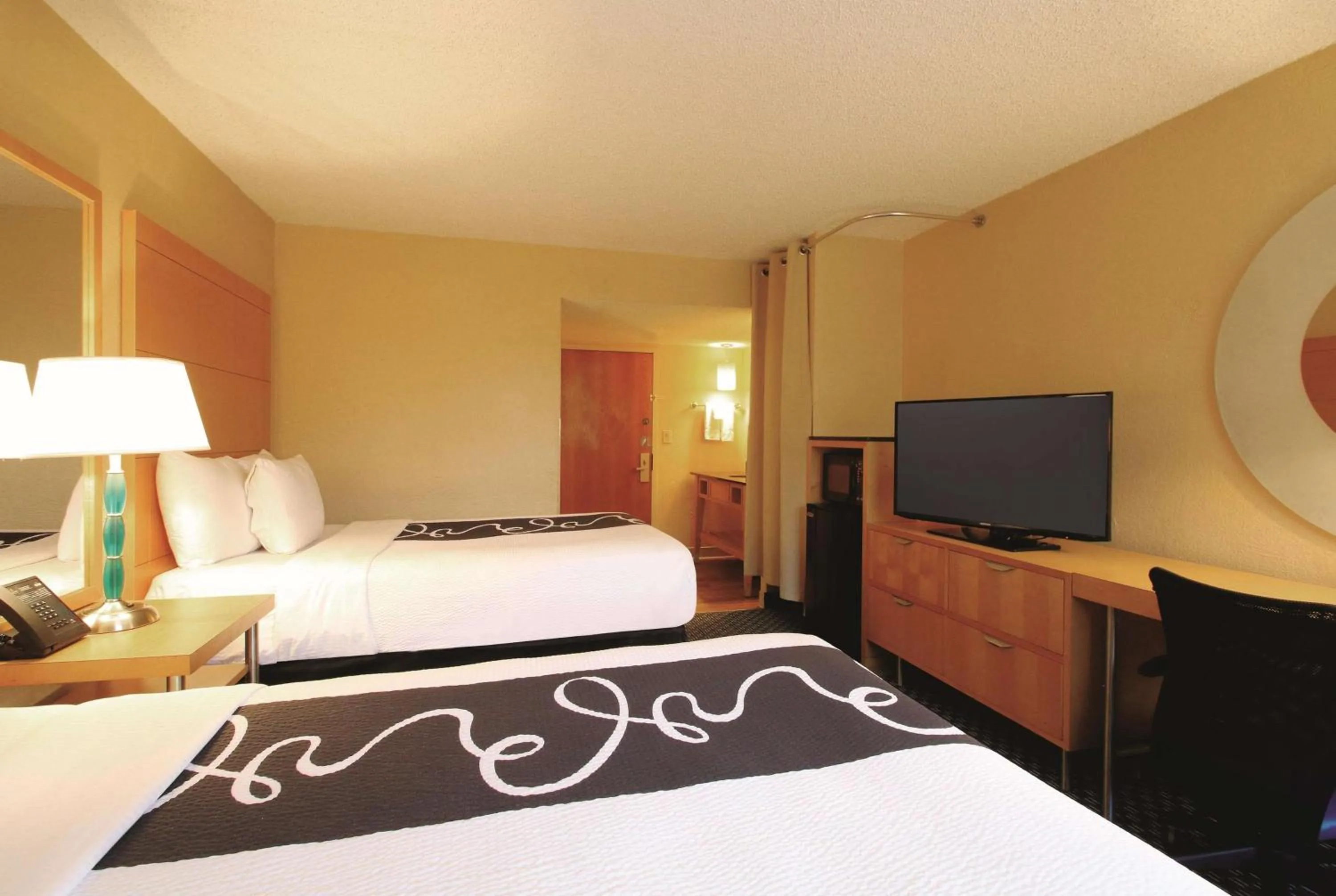 Double Room in La Quinta I-95 Deerfield Beach - Next to The Home Depot & Behind The Wawa