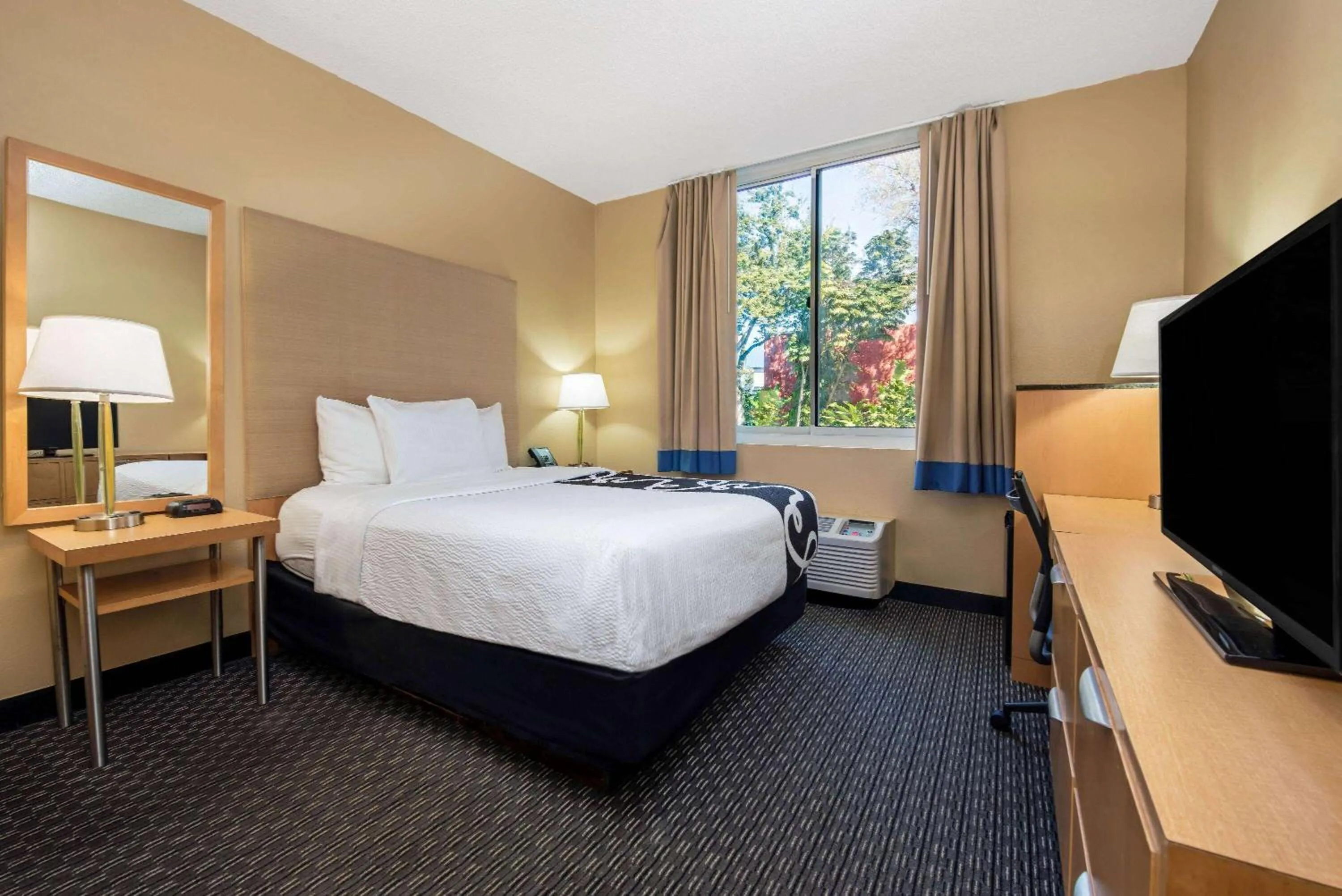 1 Full Bed, Non-Smoking in La Quinta by Wyndham West Palm Beach Airport