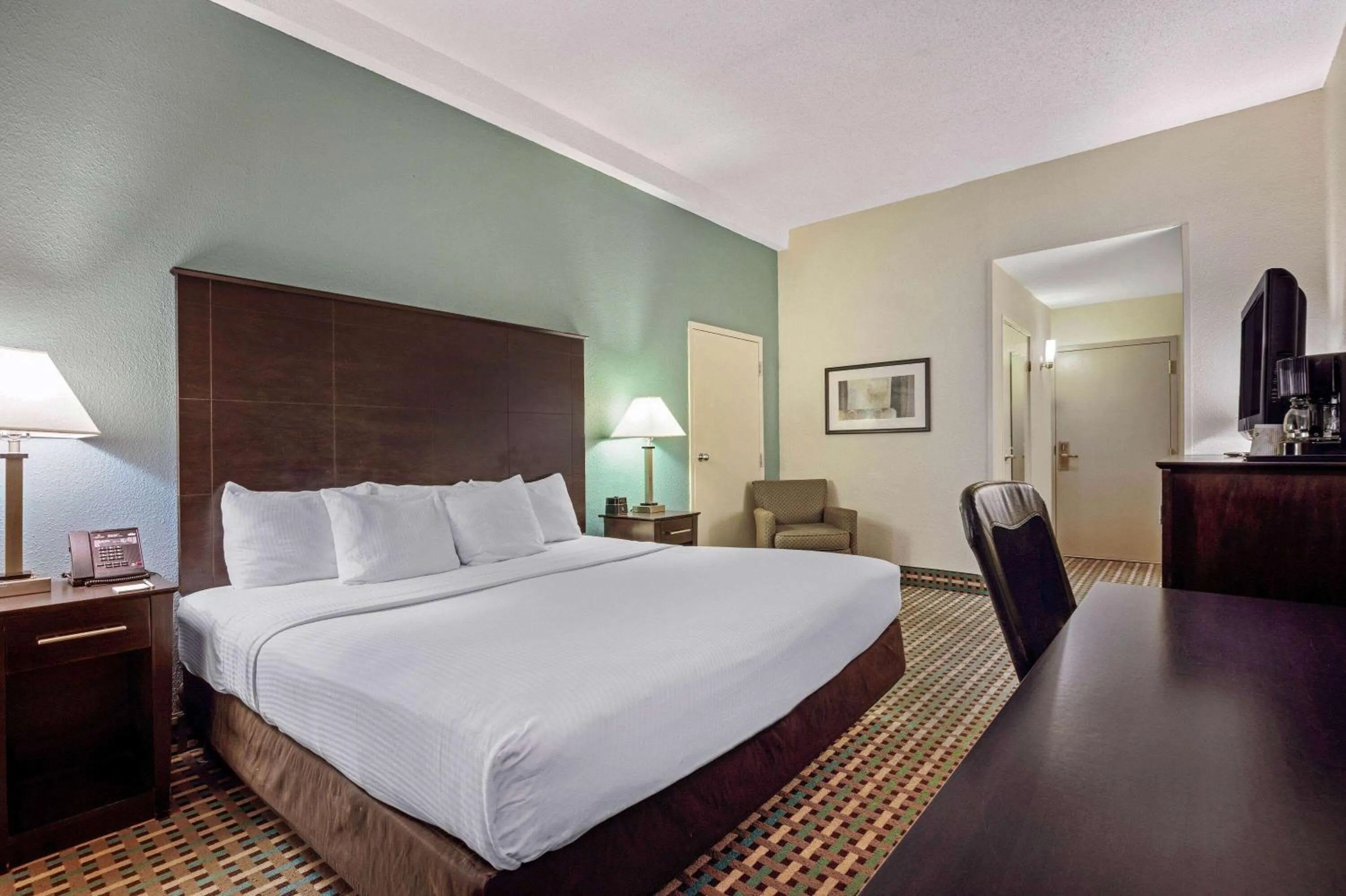 King Room - Non-Smoking in La Quinta Inn by Wyndham Columbia SE Fort Jackson