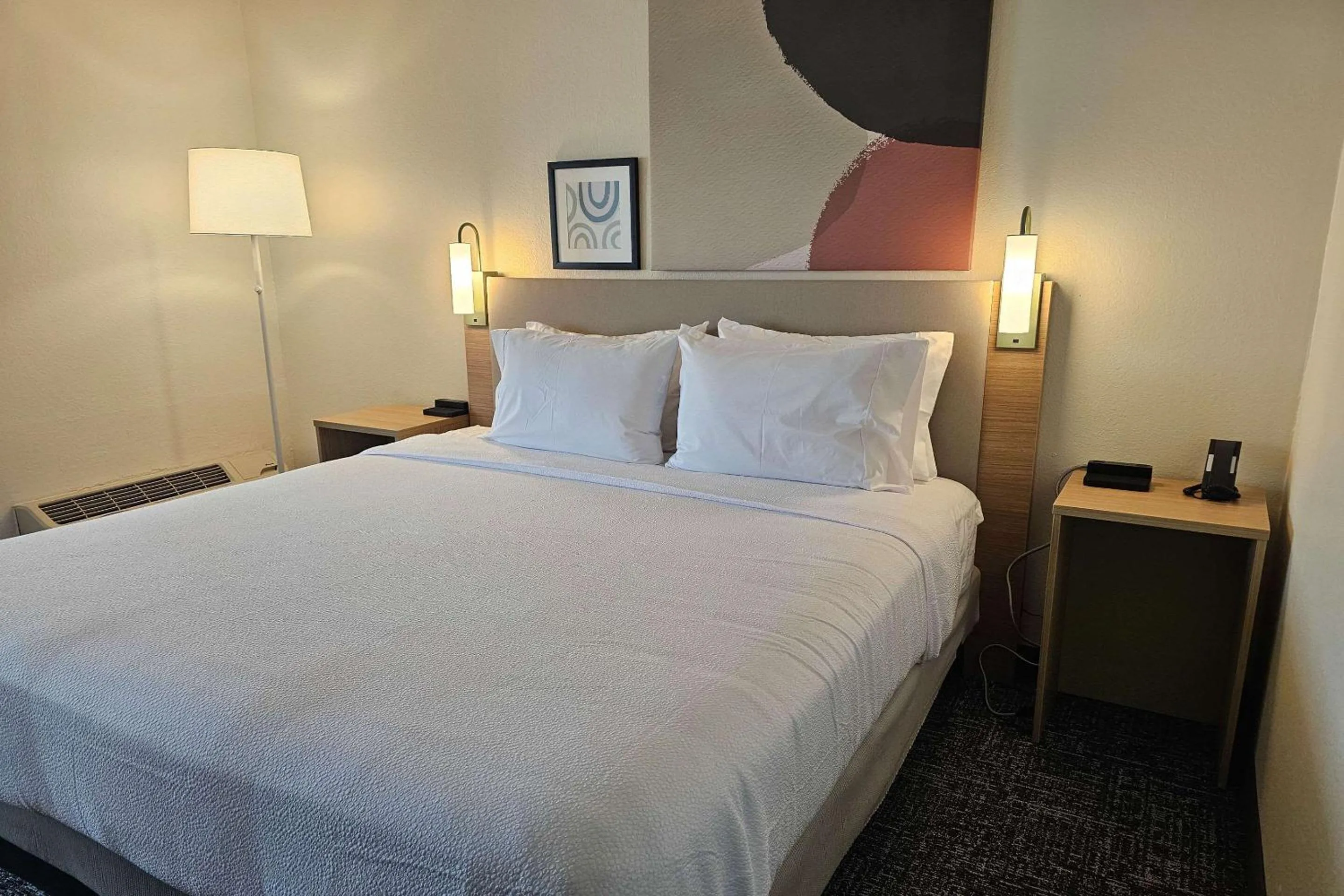 King Room - Non-Smoking in District 3 Hotel, Ascend Hotel Collection