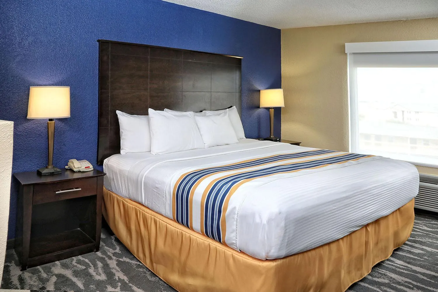 Standard King Room in Eagles Nest Inn