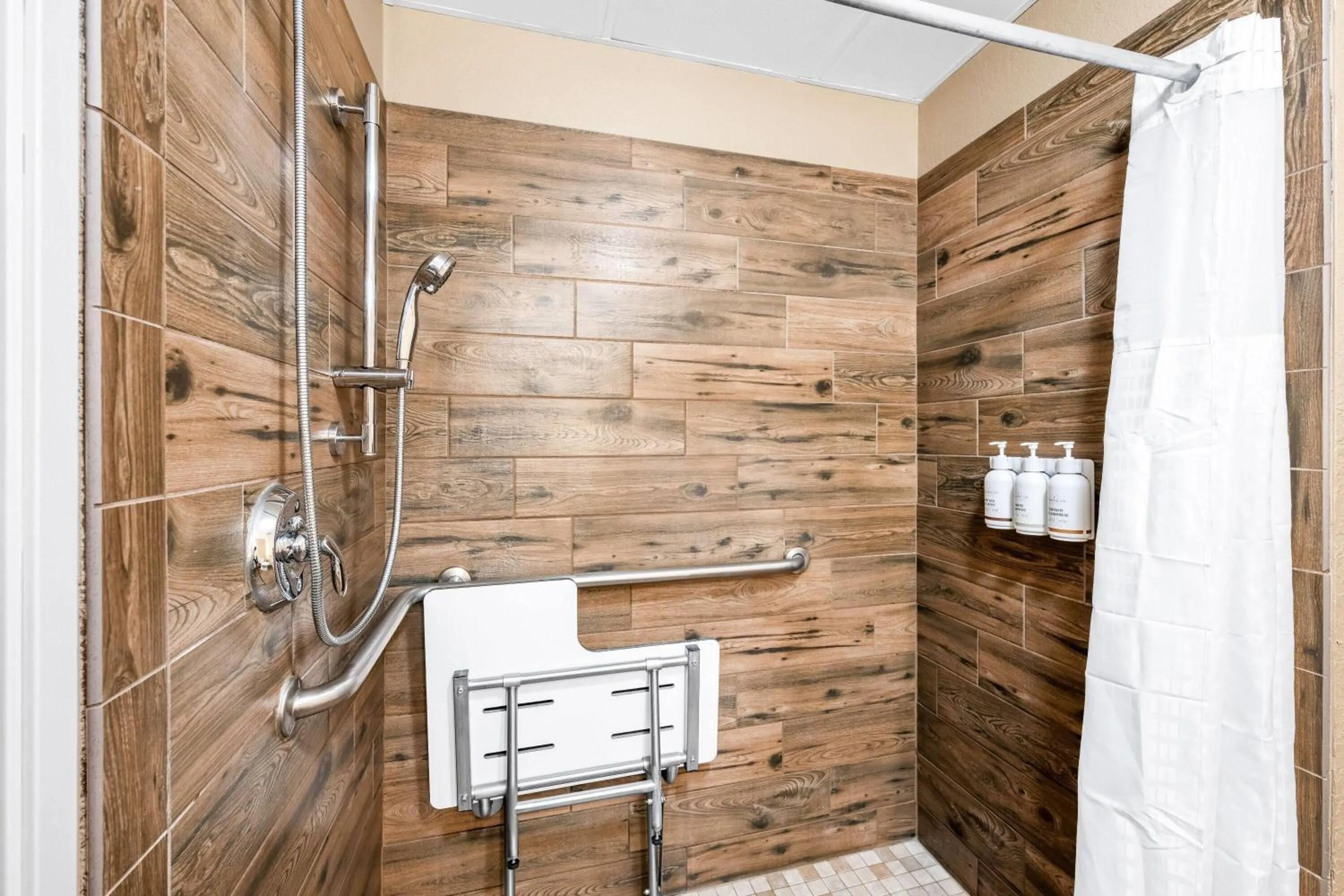 King Room - Mobility Access/Non-Smoking in La Quinta by Wyndham Boone