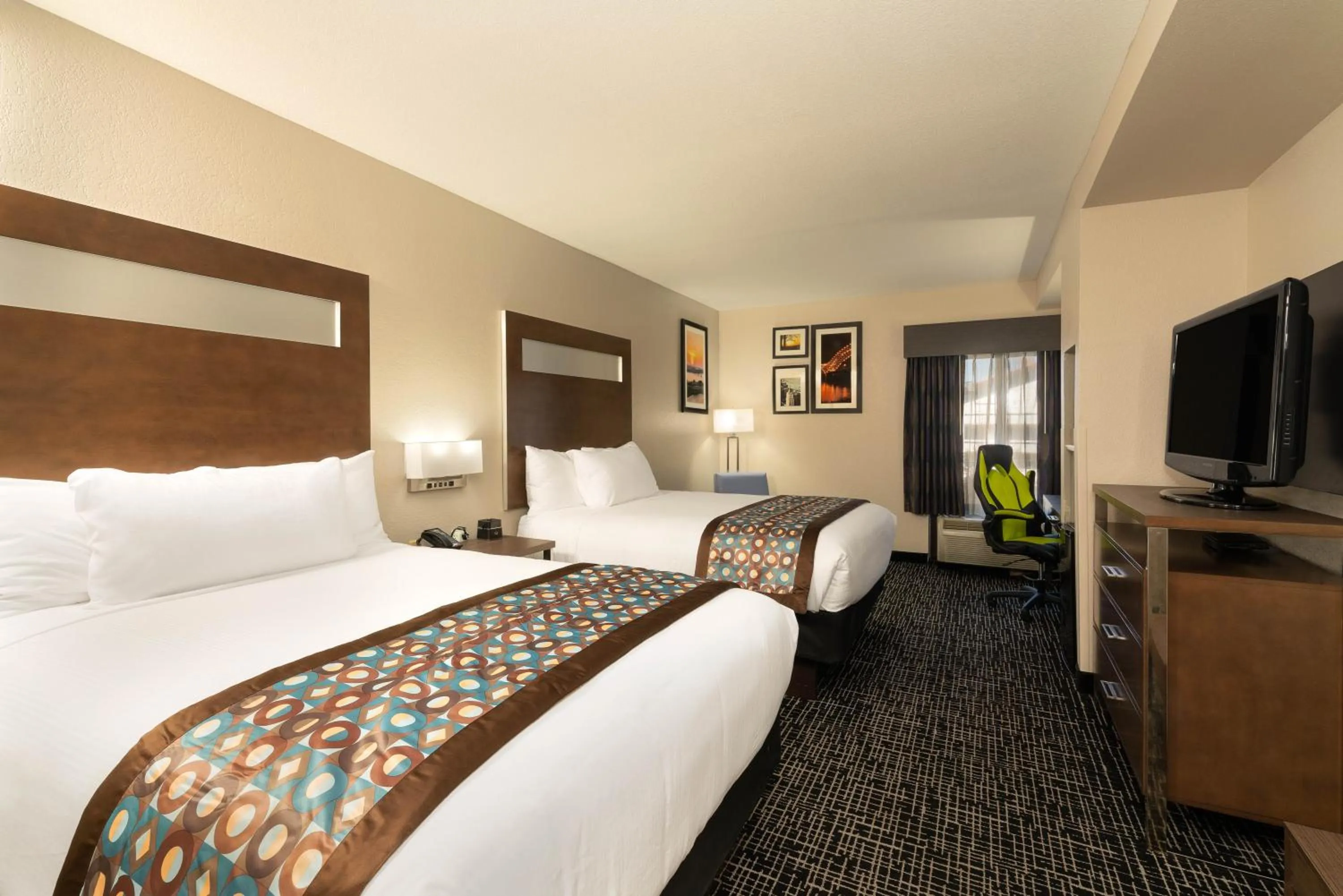 Queen Room with Two Queen Beds - Non-Smoking in Wingate by Wyndham Memphis East