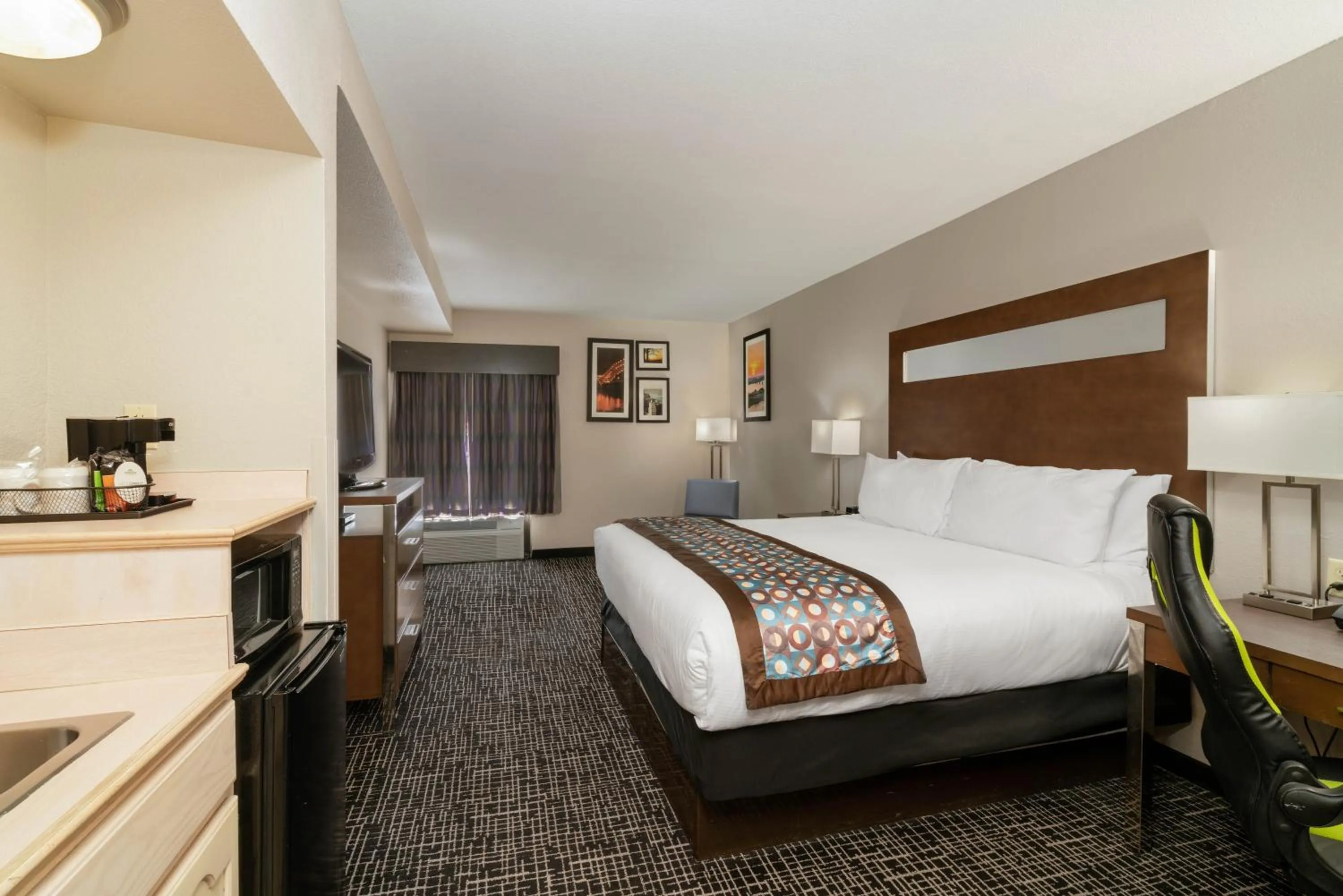 Deluxe King Studio Suite - Non-Smoking in Wingate by Wyndham Memphis East