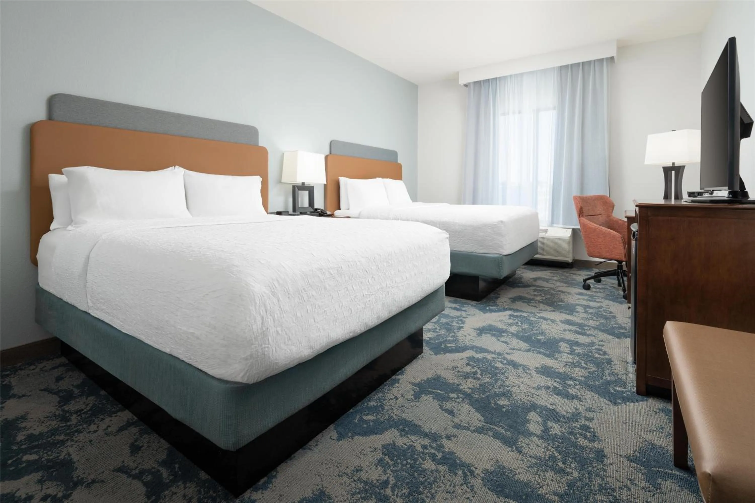 Queen Room with Two Queen Beds - Hearing Access/Non-Smoking in Hampton Inn Cleveland Tennessee