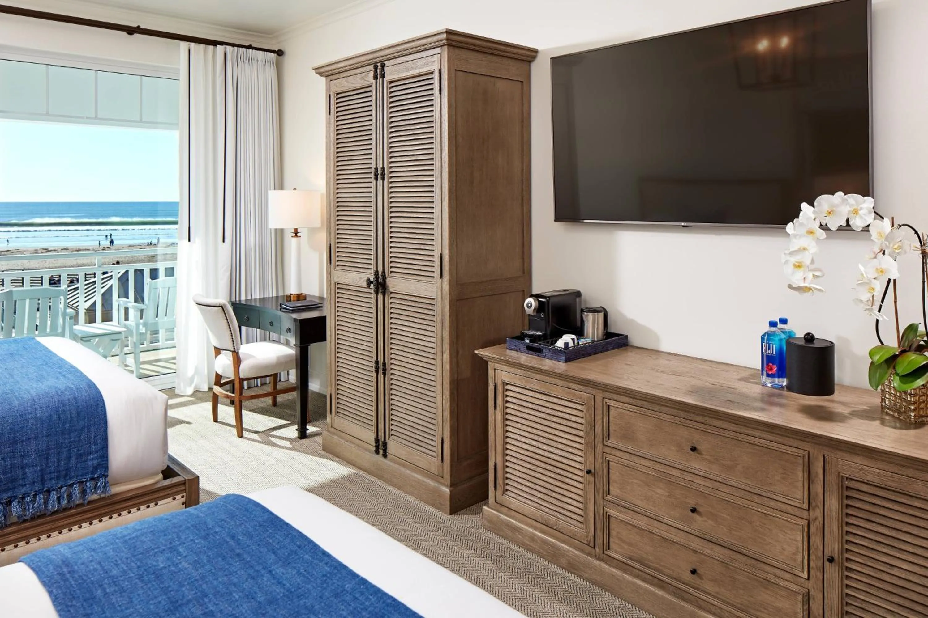 Premium Oceanfront Queen Room with Two Queen Beds and Balcony - Hearing Accessible in Vespera Resort on Pismo Beach, Autograph Collection