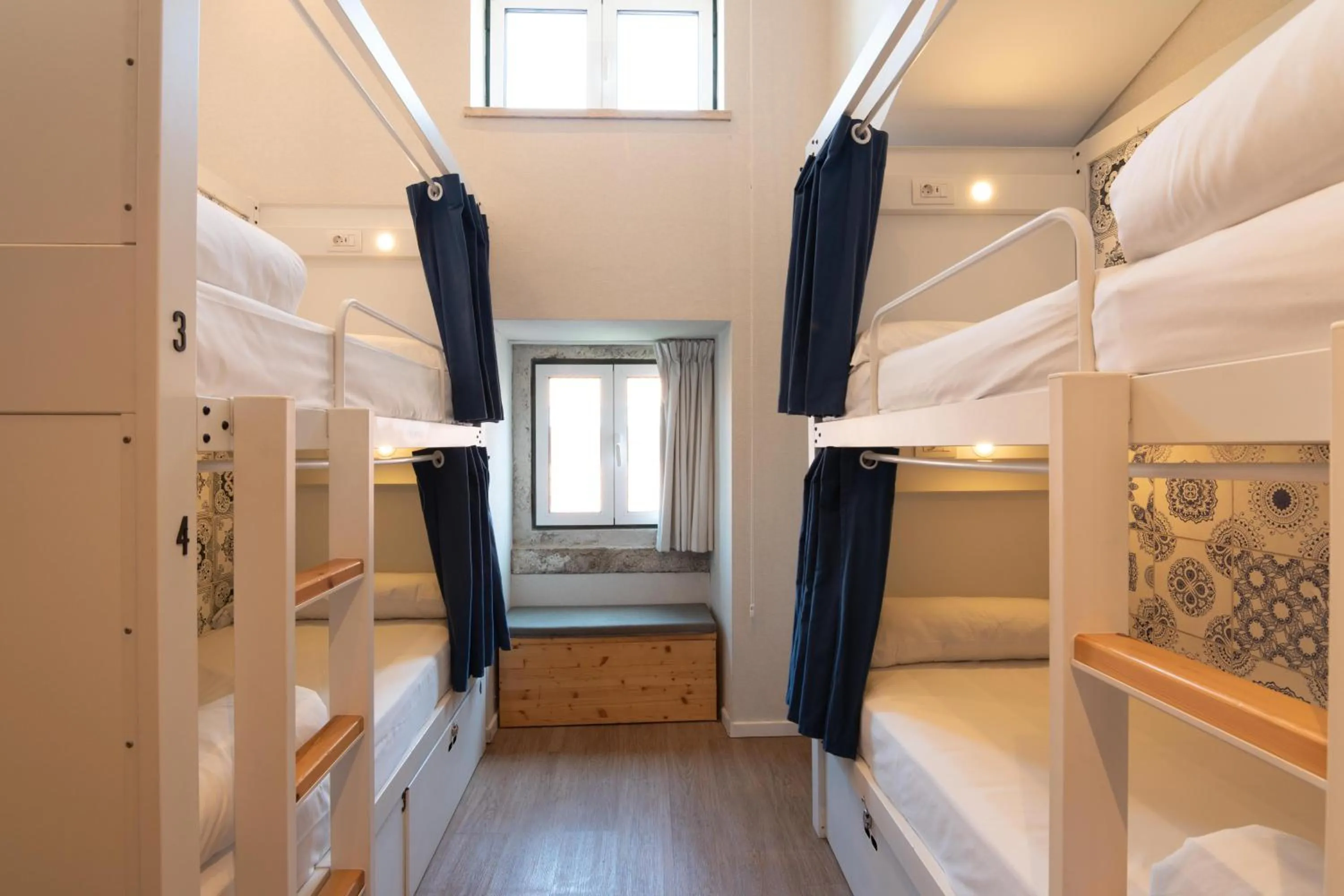 Bed in 8-Bed Mixed Dormitory Room in The Central House Lisbon Baixa