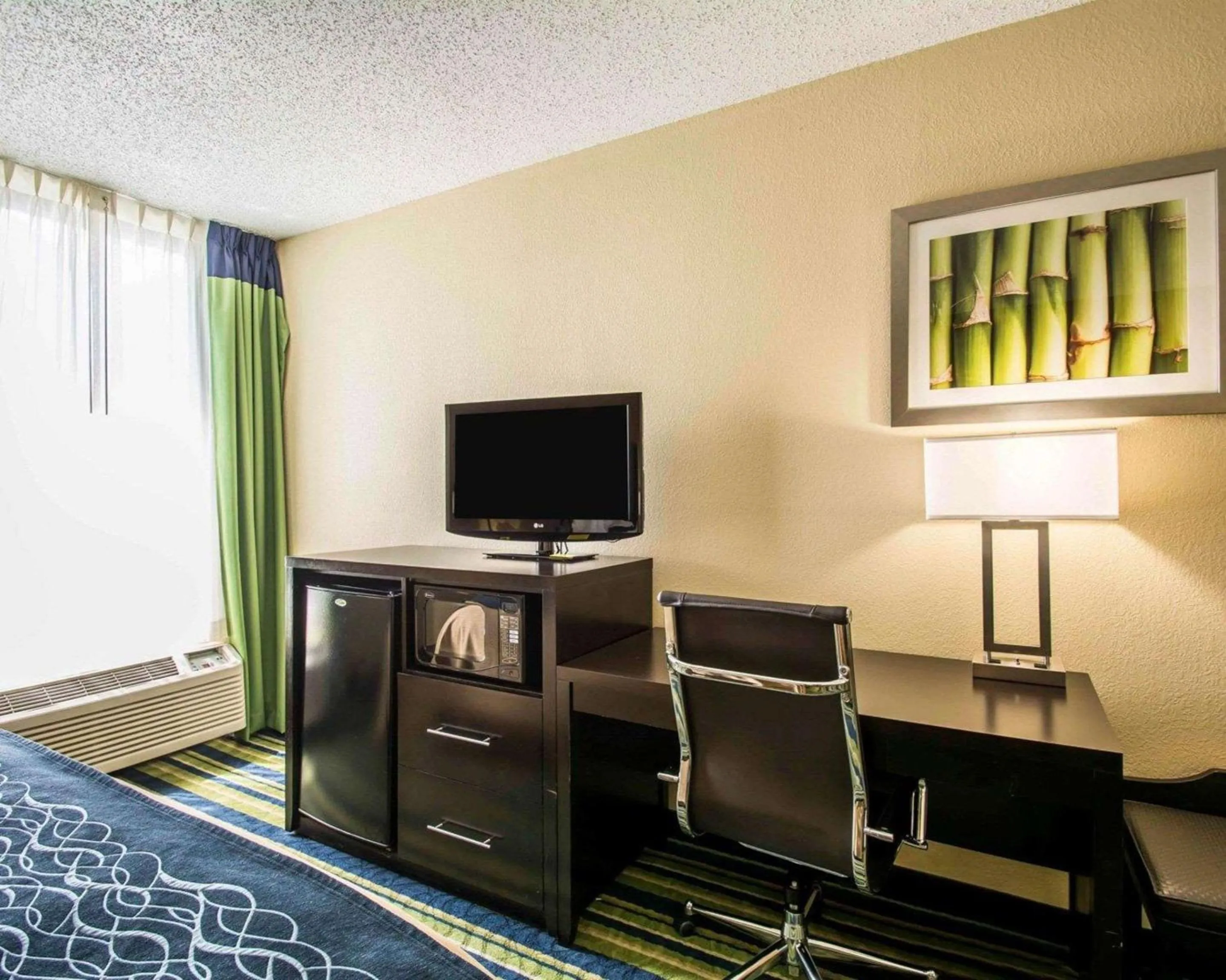 Business King Suite - Accessible/Non-Smoking in Comfort Inn & Suites Lantana - West Palm Beach South