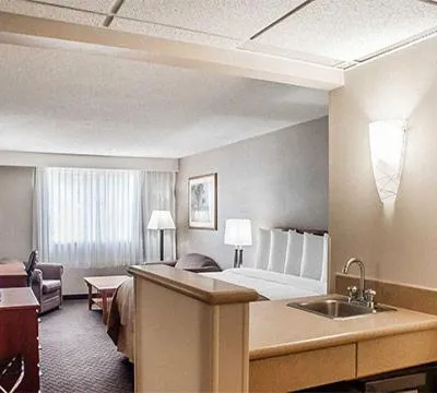 King Room with Desk - Non-Smoking in Quality Inn & Suites Vestal Binghamton near University