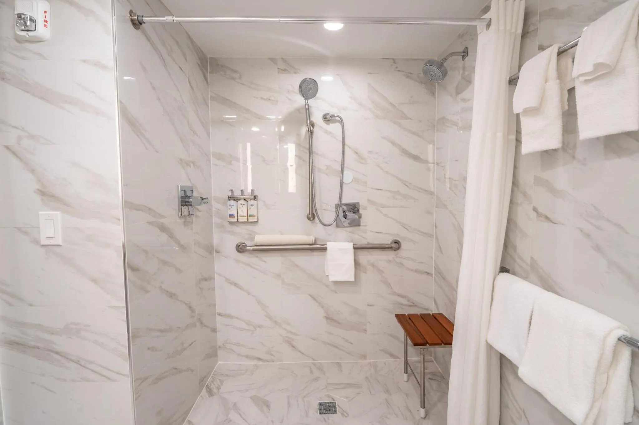 King Room - Mobility Access/Roll in Shower - Non-Smoking in Holiday Inn Express St Augustine Dtwn - Historic by IHG