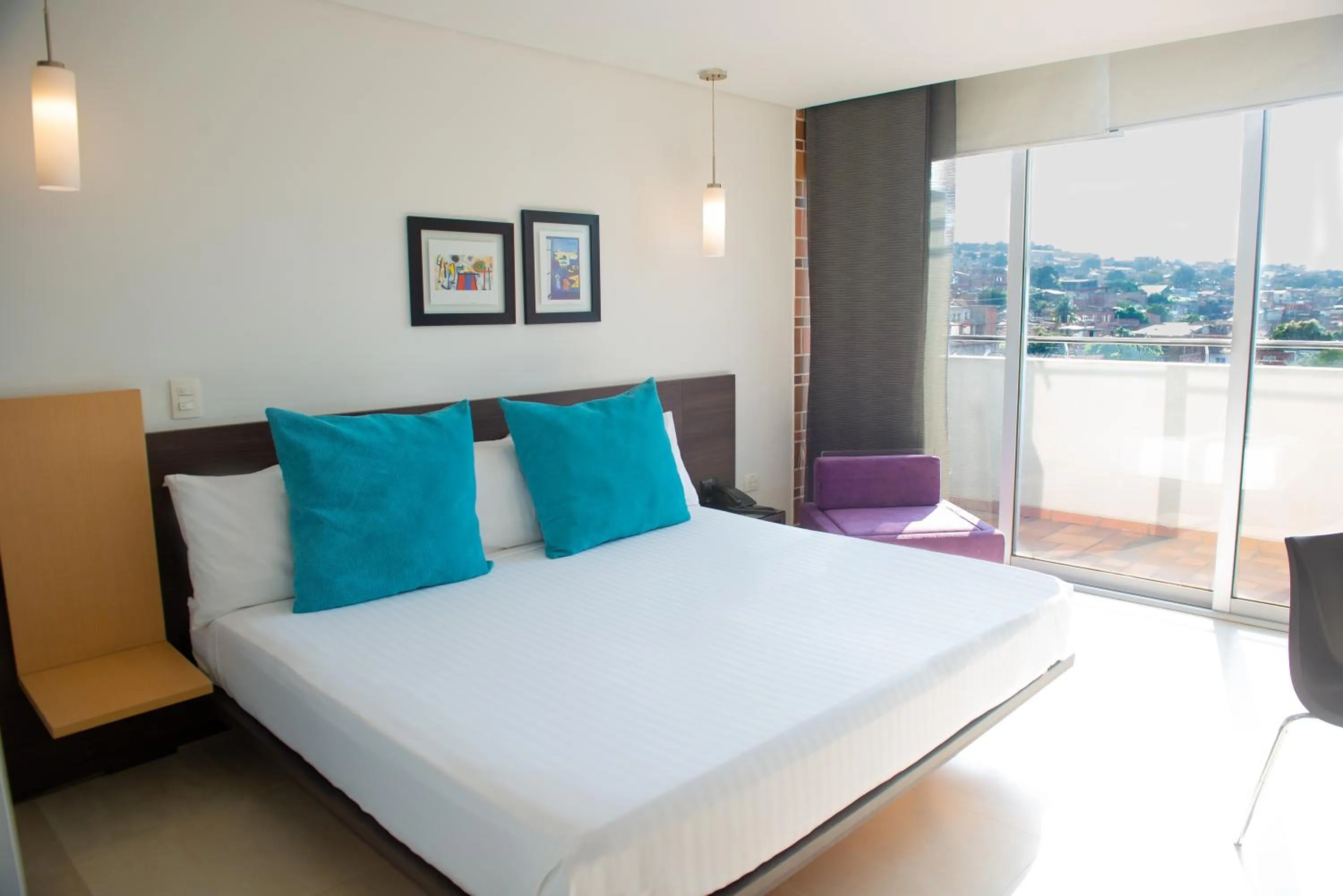 Junior Suite with Balcony in Hotel CasaBlanca Cucuta