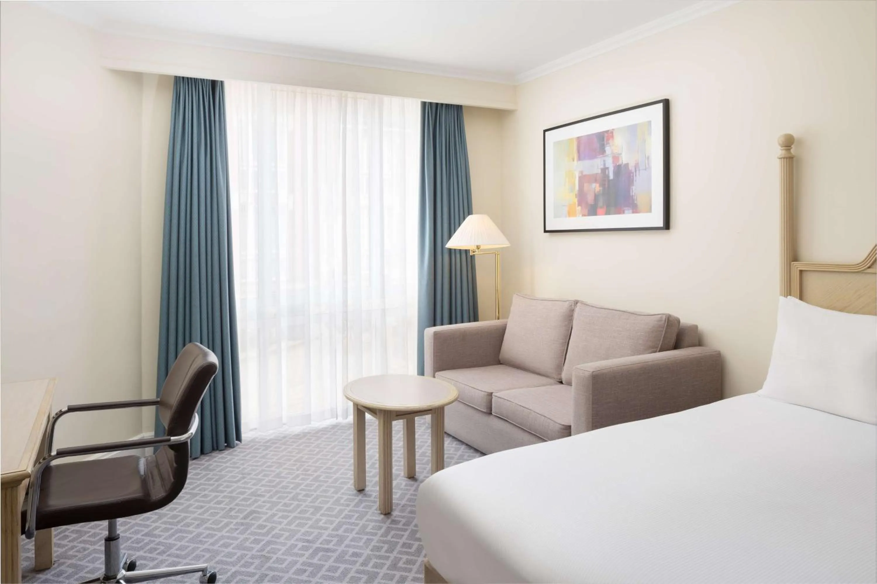 Family Deluxe Room  in Hilton Northampton Hotel