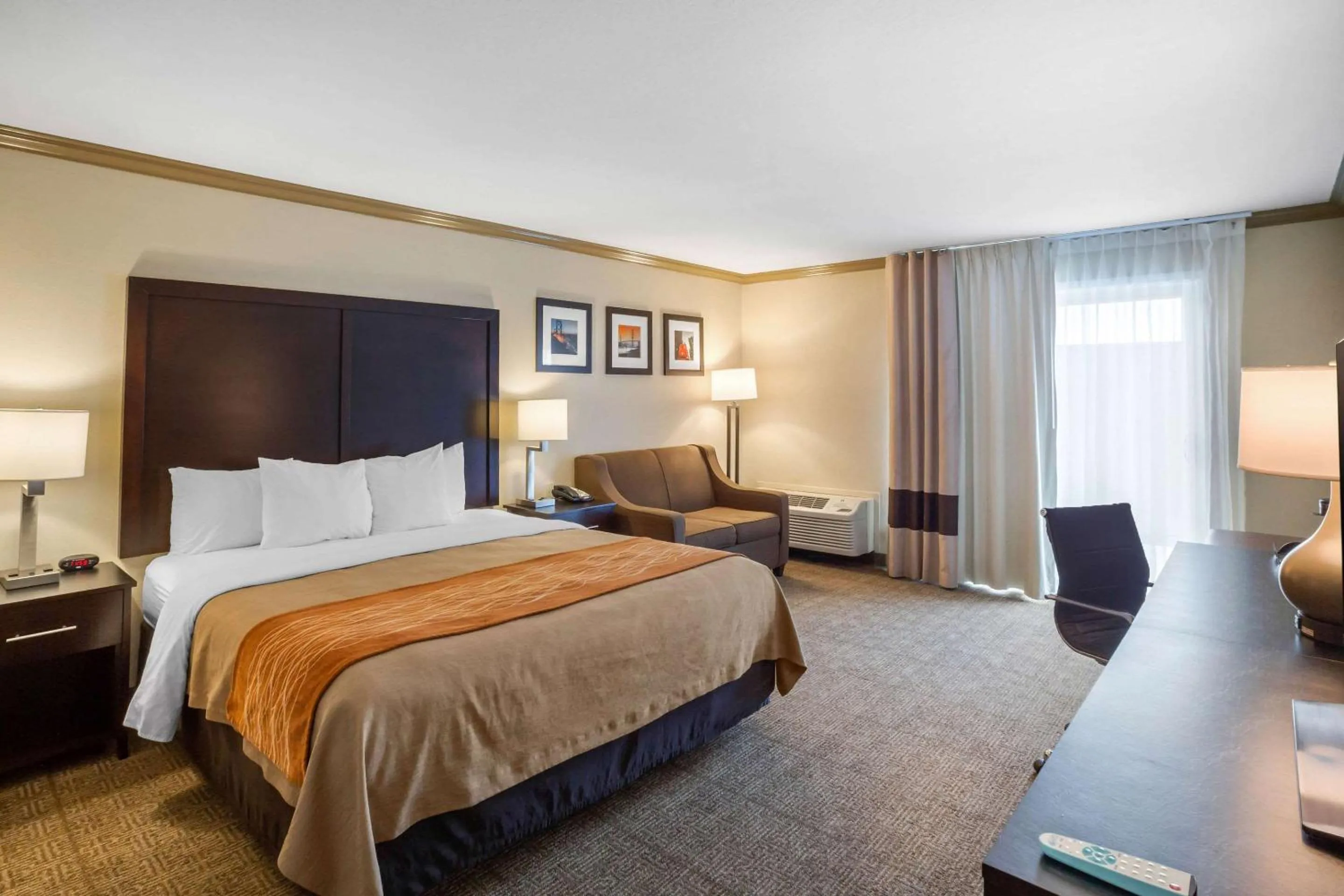 King Room - Non-Smoking in Comfort Inn Castro Valley